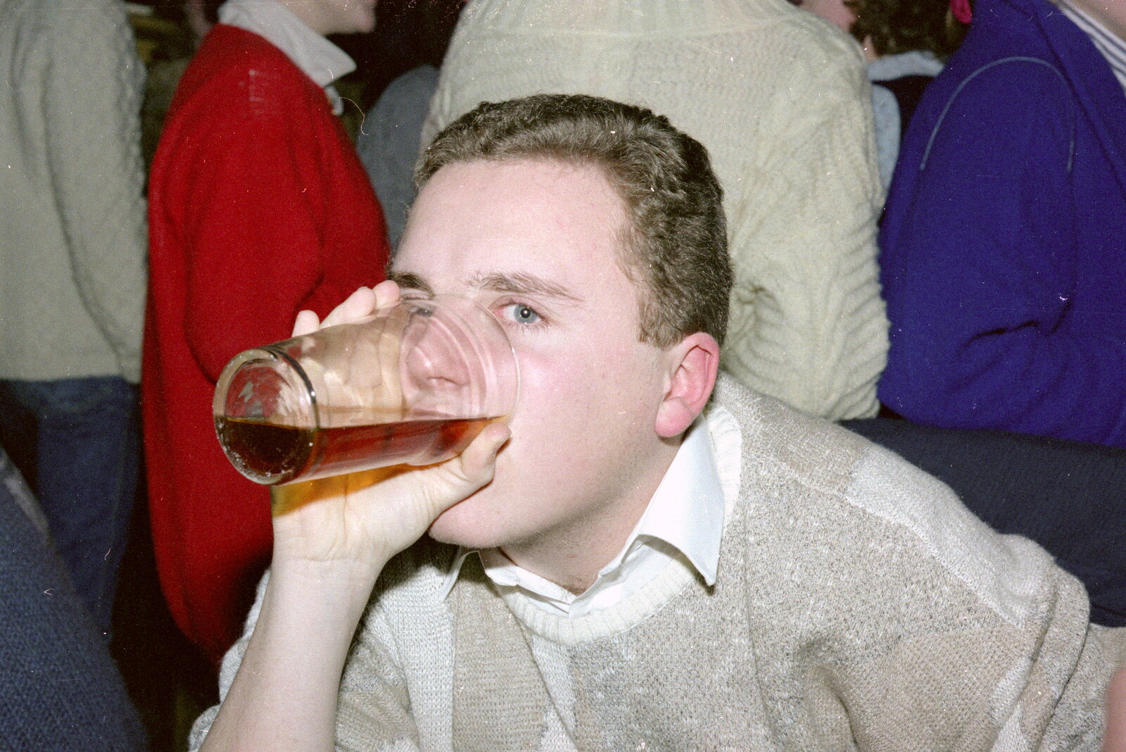 Andy Bray slurps a beer from Uni: PPSU Sabbatical Election Hustings, Plymouth - 10th February 1986