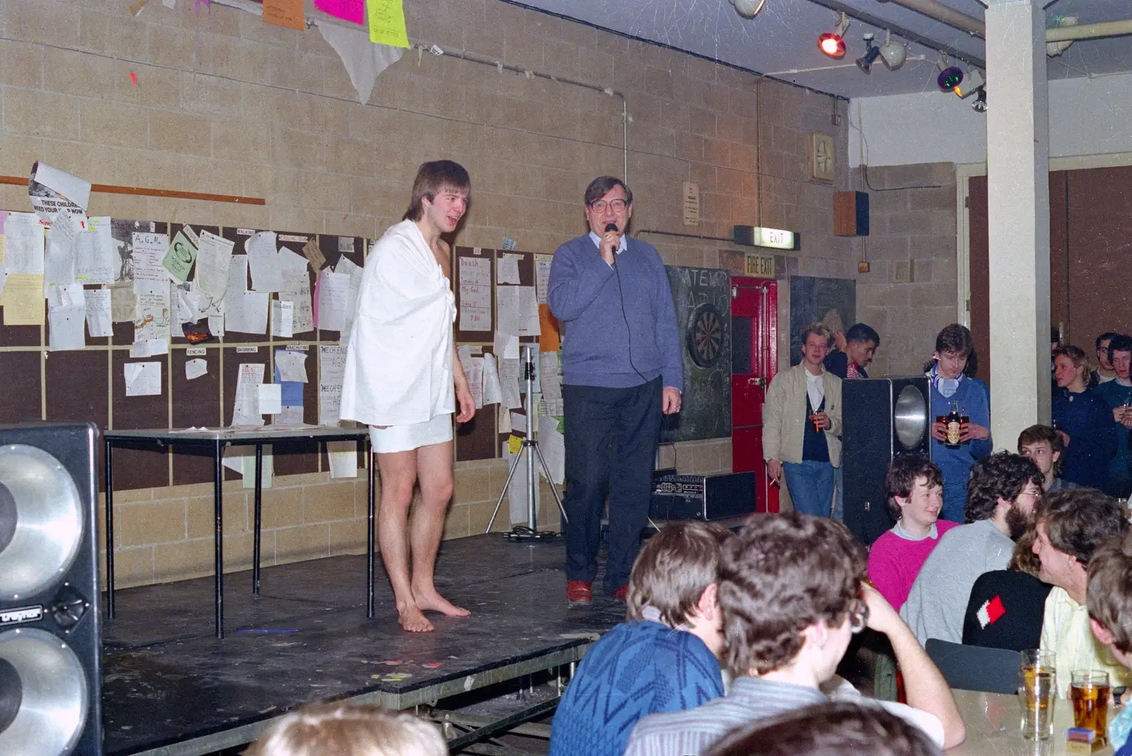 Roy speaks to the room, from Uni: The PPSU "Jazz" RAG Review and Charity Auction, Plymouth, Devon - 10th February 1986