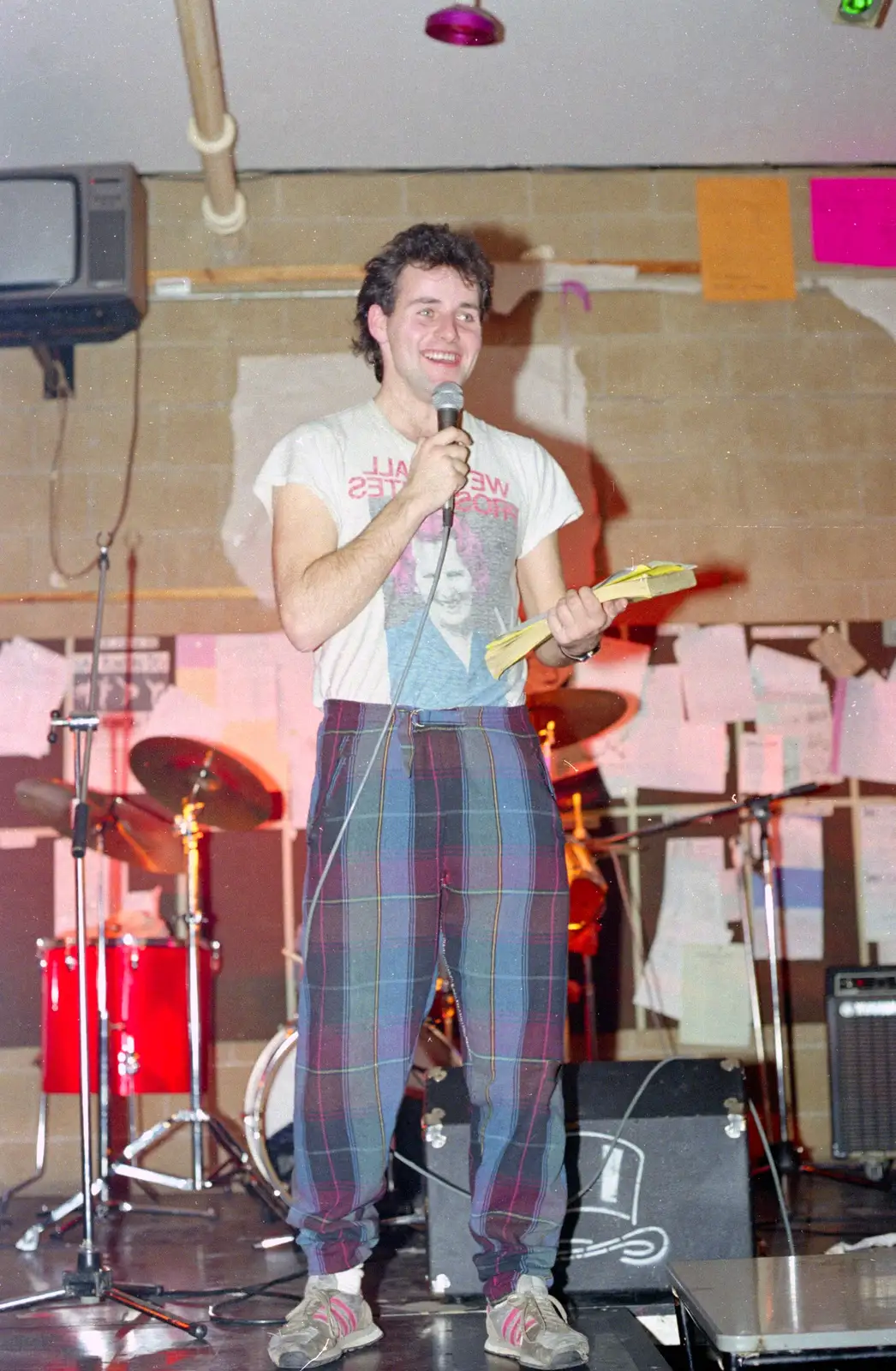 Ian Dunwoody's got the yellow pages, from Uni: The PPSU "Jazz" RAG Review and Charity Auction, Plymouth, Devon - 10th February 1986