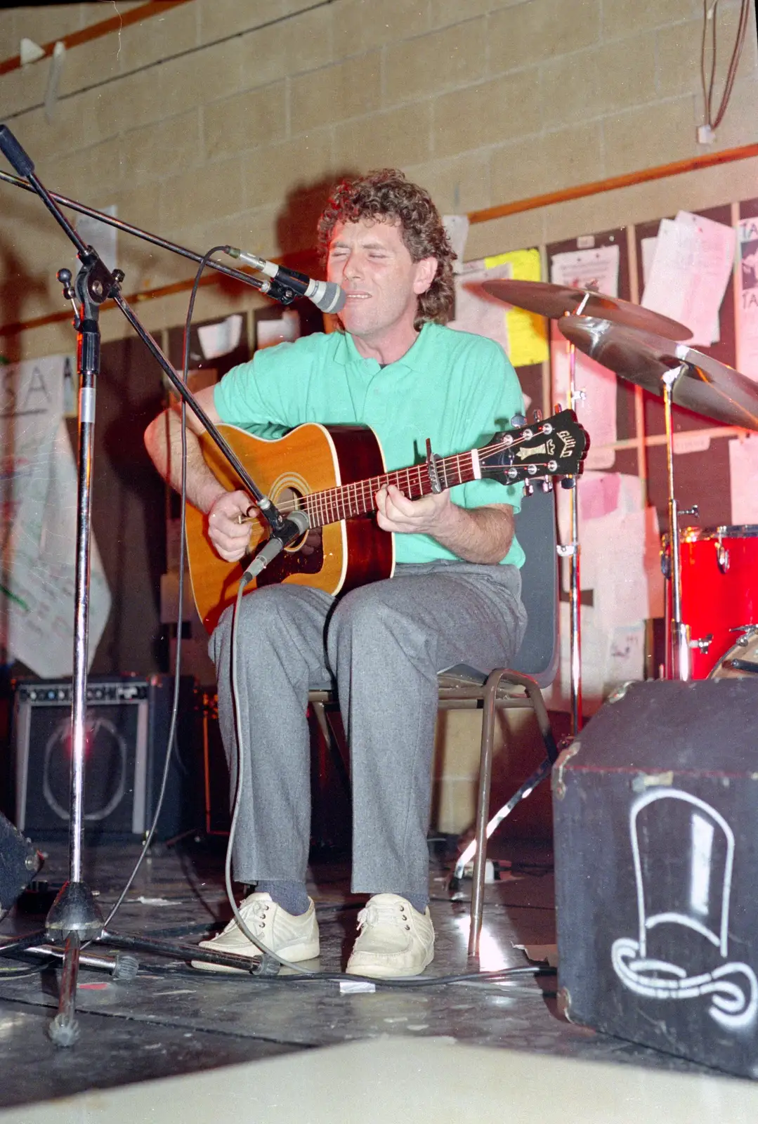 A singer gives it some, from Uni: The PPSU "Jazz" RAG Review and Charity Auction, Plymouth, Devon - 10th February 1986