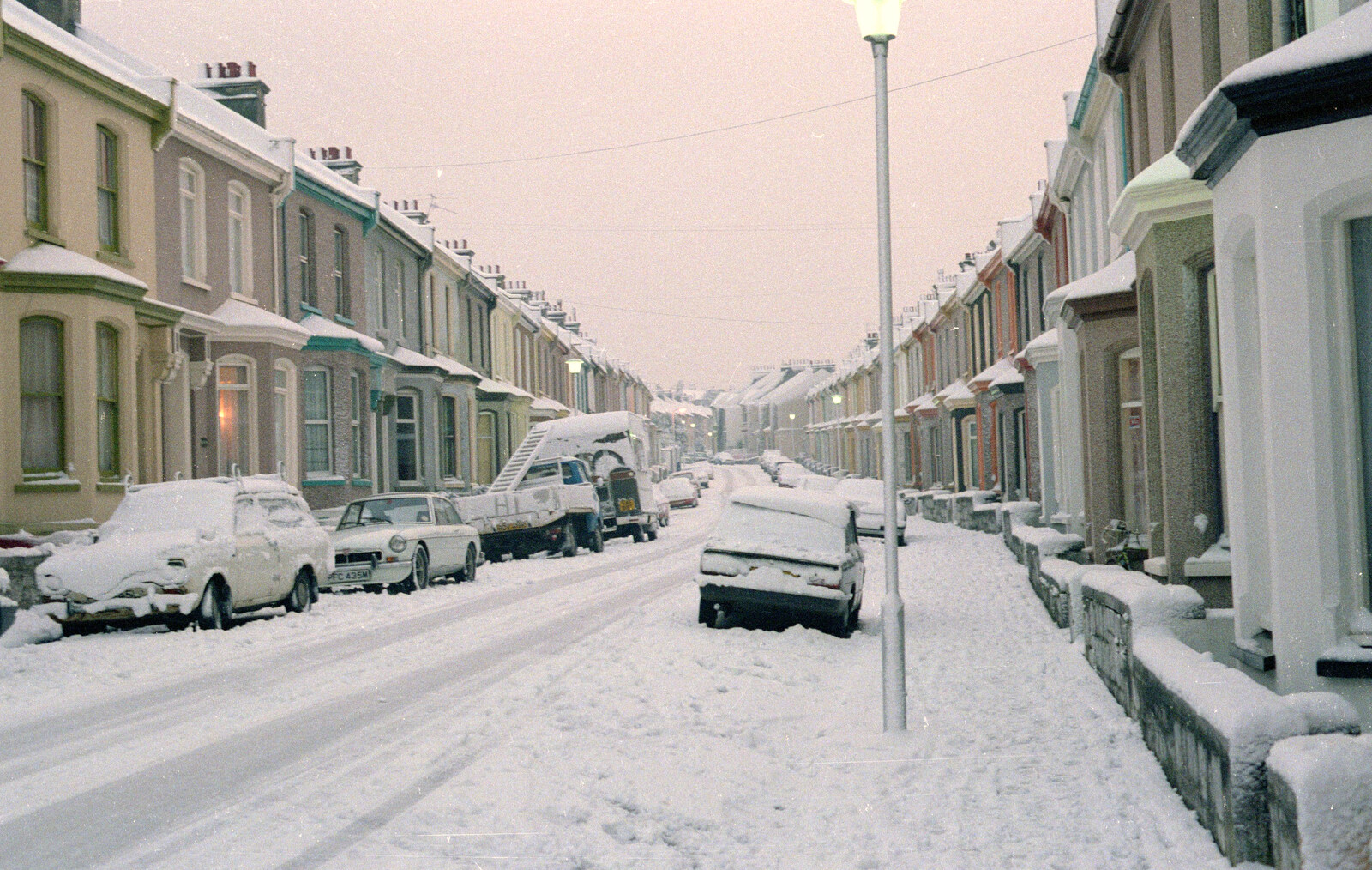 Beaumont Street, Milehouse, in the snow from Uni: RAG Week Abseil, Hitch Hike, and Beaumont Street Life Plymouth, Devon - 13th February 1986