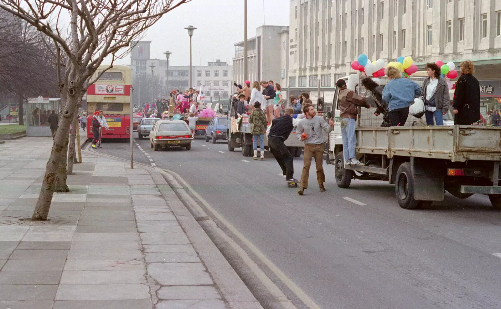 Floats head up Royal Parade, from Uni: PPSU "Jazz" RAG Street Parade, Plymouth, Devon - 17th February 1986