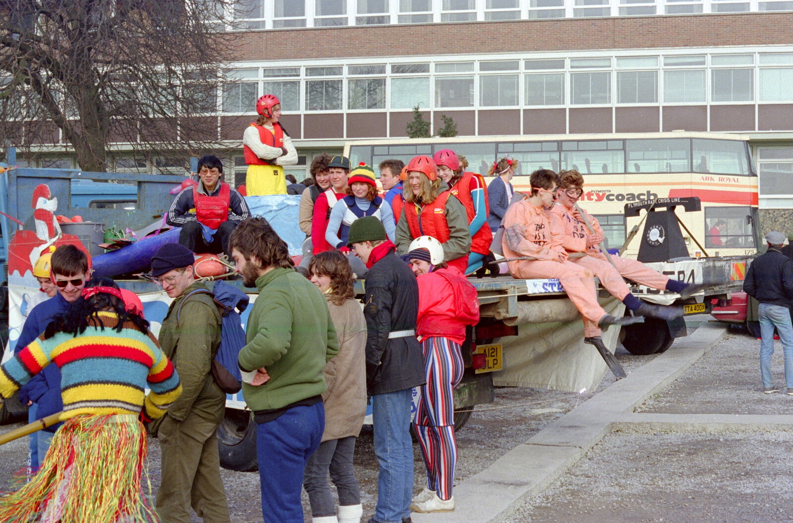 Assembling outside the Engineering block from Uni: PPSU "Jazz" RAG Street Parade, Plymouth, Devon - 17th February 1986
