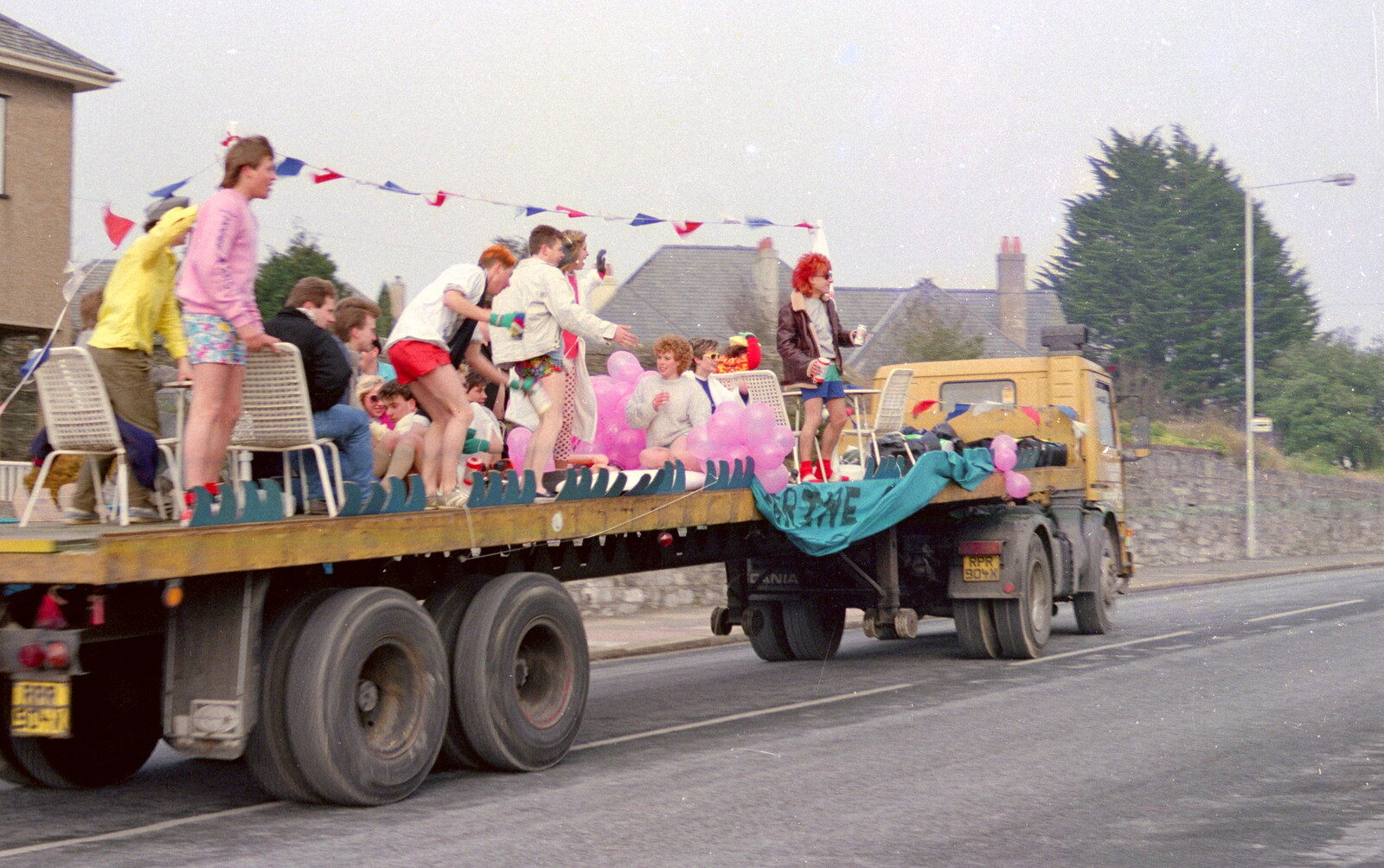 A float on Weston Park Road from Uni: PPSU "Jazz" RAG Street Parade, Plymouth, Devon - 17th February 1986