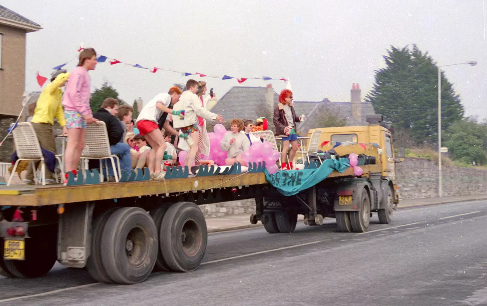 A float on Weston Park Road, from Uni: PPSU "Jazz" RAG Street Parade, Plymouth, Devon - 17th February 1986