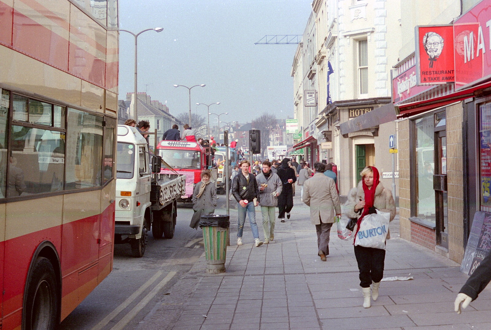 On Mutley Plain from Uni: PPSU "Jazz" RAG Street Parade, Plymouth, Devon - 17th February 1986