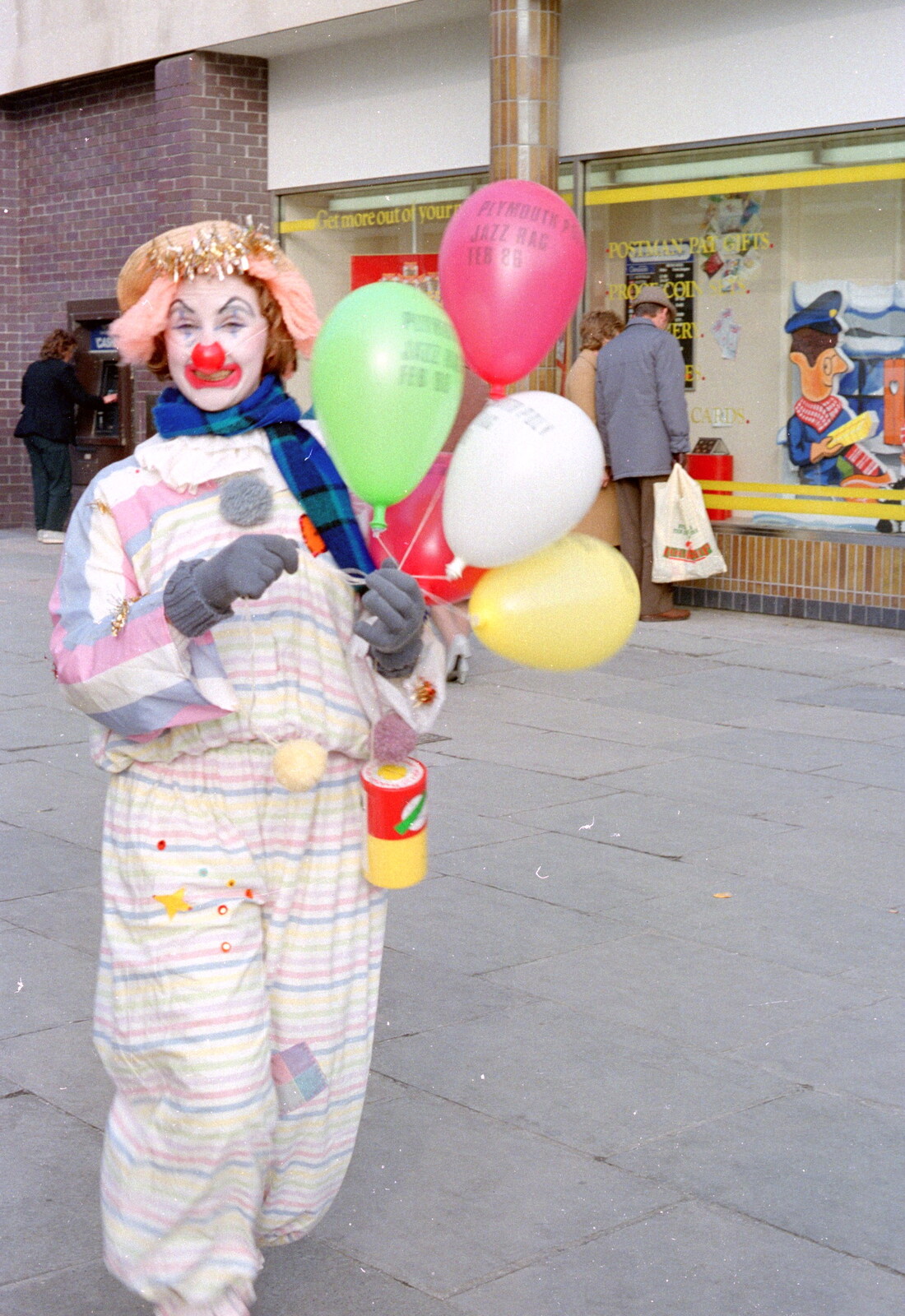 A clown from Uni: PPSU "Jazz" RAG Street Parade, Plymouth, Devon - 17th February 1986
