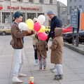 More balloons are handed out, Uni: PPSU "Jazz" RAG Street Parade, Plymouth, Devon - 17th February 1986