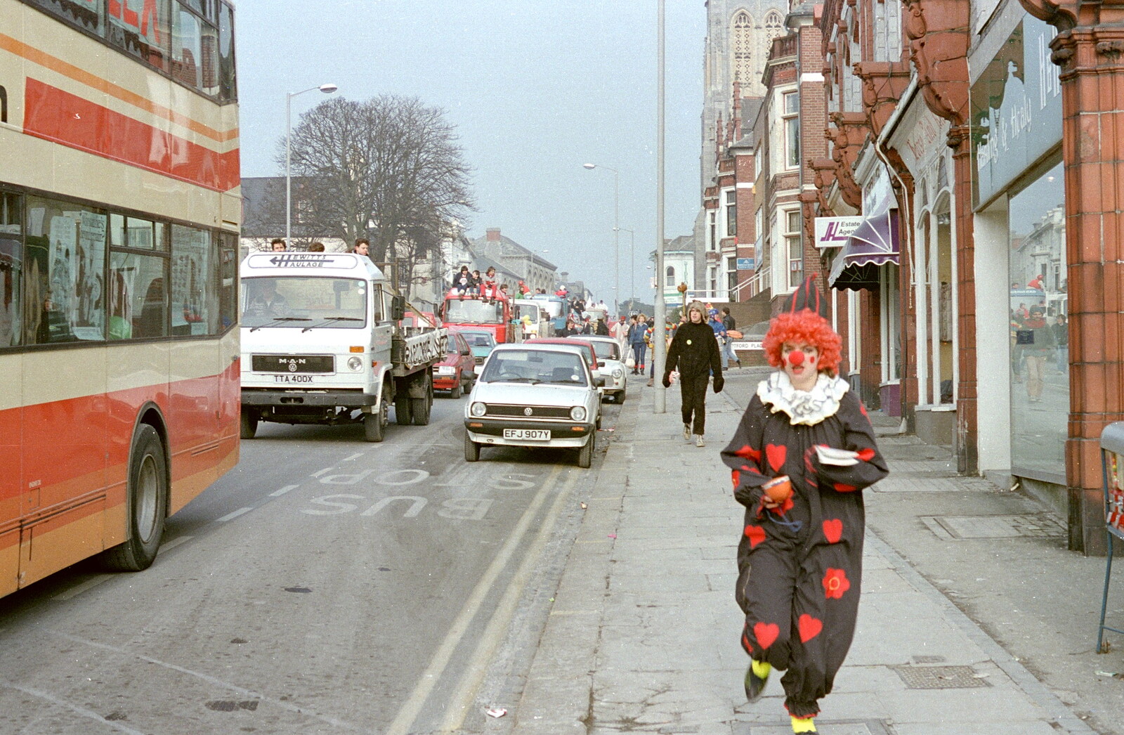 Another clown on North Hill from Uni: PPSU "Jazz" RAG Street Parade, Plymouth, Devon - 17th February 1986