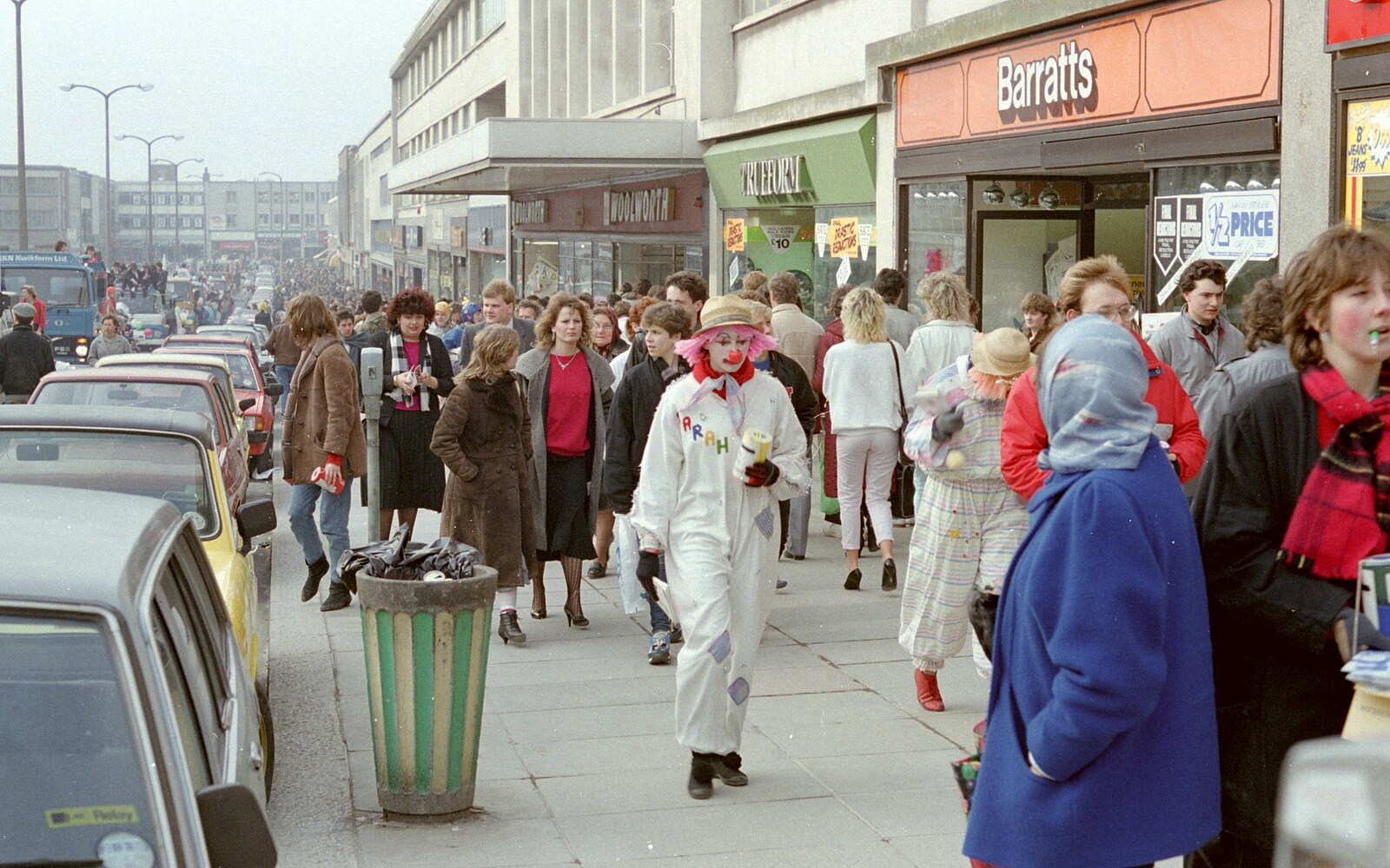 A packed New George Street from Uni: PPSU "Jazz" RAG Street Parade, Plymouth, Devon - 17th February 1986