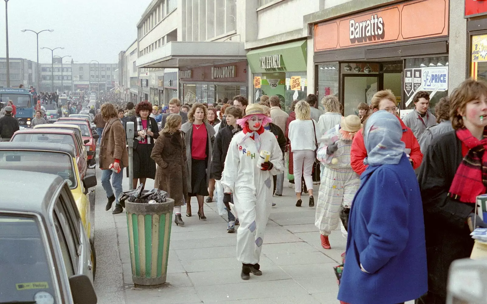 A packed New George Street, from Uni: PPSU "Jazz" RAG Street Parade, Plymouth, Devon - 17th February 1986