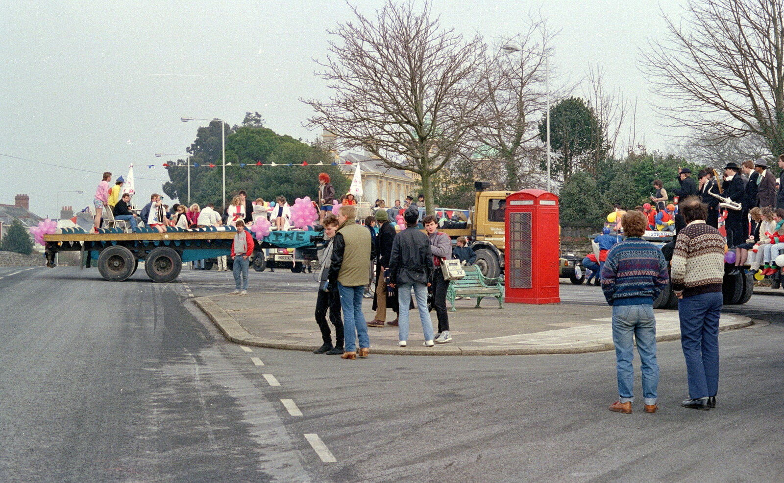 Assembling up somewhere near Weston Park Road from Uni: PPSU "Jazz" RAG Street Parade, Plymouth, Devon - 17th February 1986