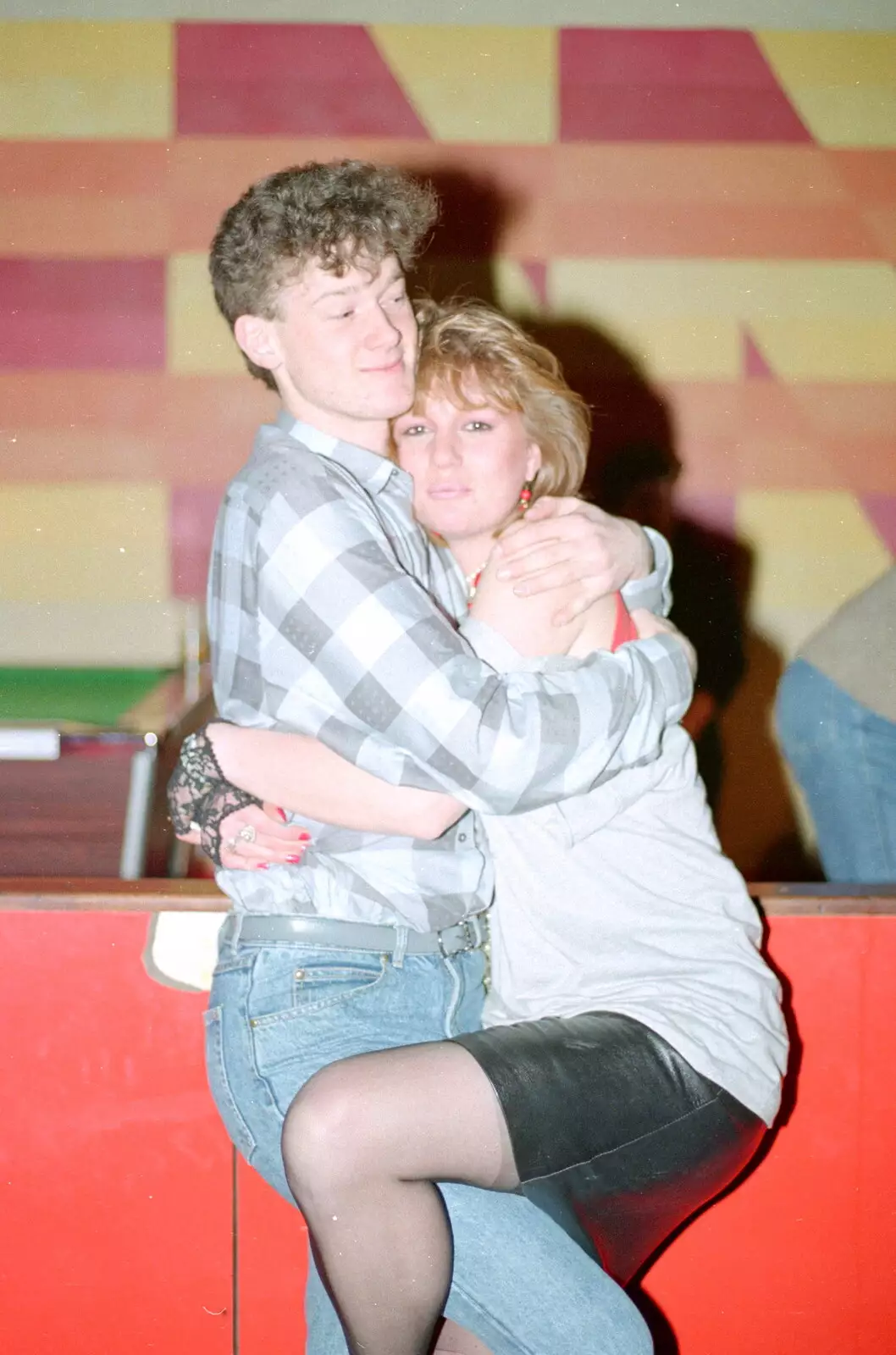 A moment for a cuddle, from Uni: Music Nights and the RAG Ball, Plymouth, Devon - 18th February 1986