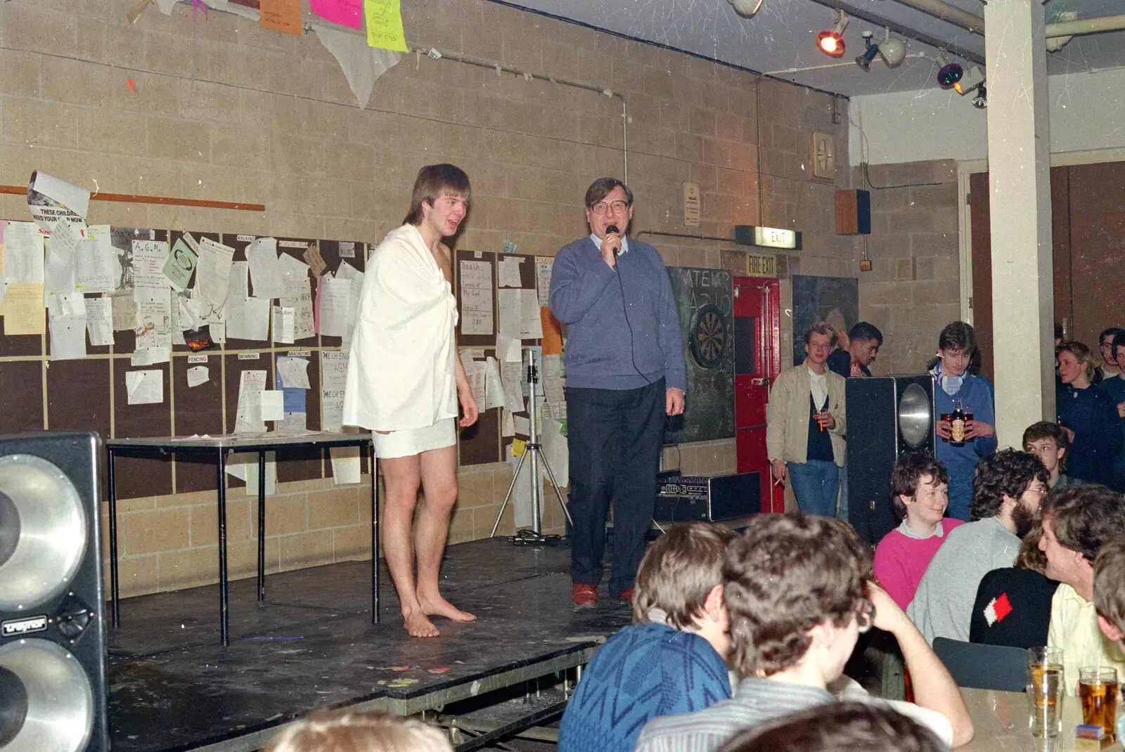 Roy speaks to the room, from Uni: The PPSU "Jazz" RAG Review and Charity Auction, Plymouth, Devon - 19th February 1986