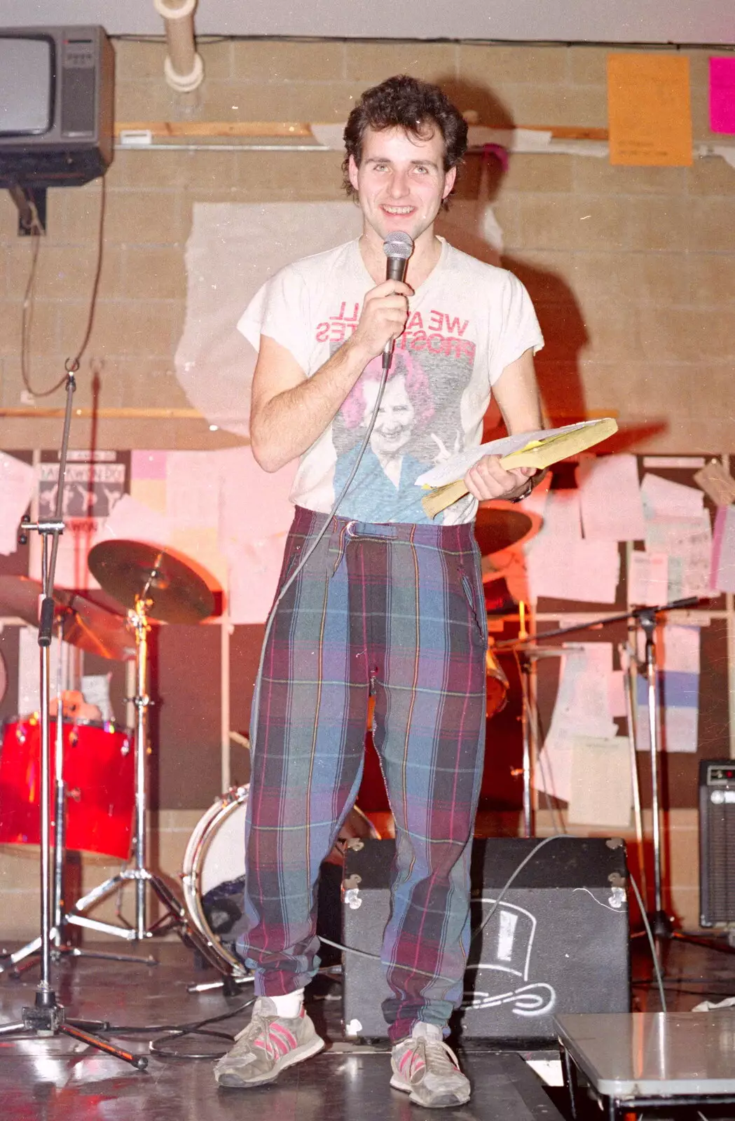 Ian Dunwoody's got the yellow pages, from Uni: The PPSU "Jazz" RAG Review and Charity Auction, Plymouth, Devon - 19th February 1986