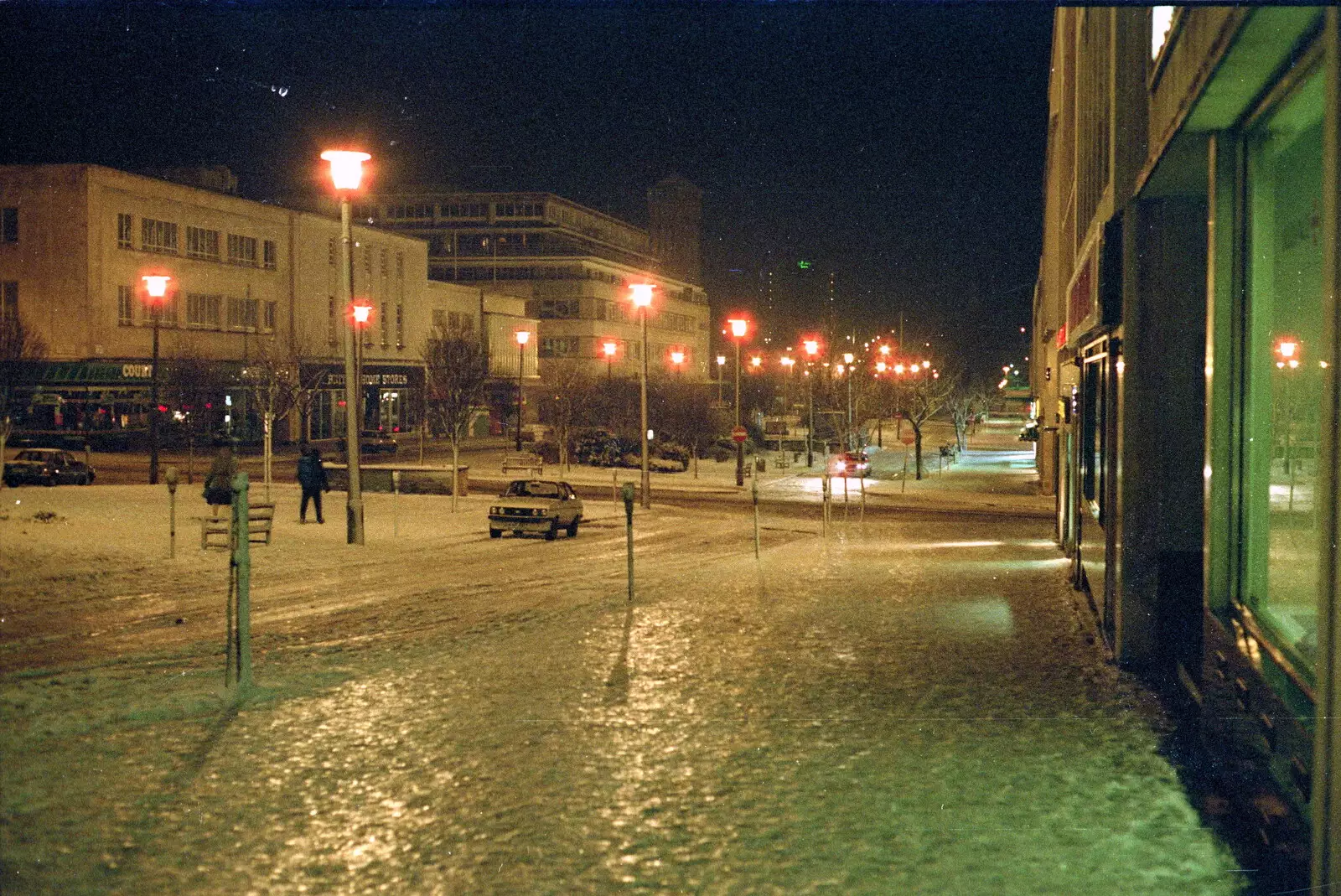 Armada Way in the snow, outside Lloyds Bank (taken handheld at 1/15th sec), from Uni: Canoe Society RAG Raft Madness, Plymouth Sound - 1st March 1986