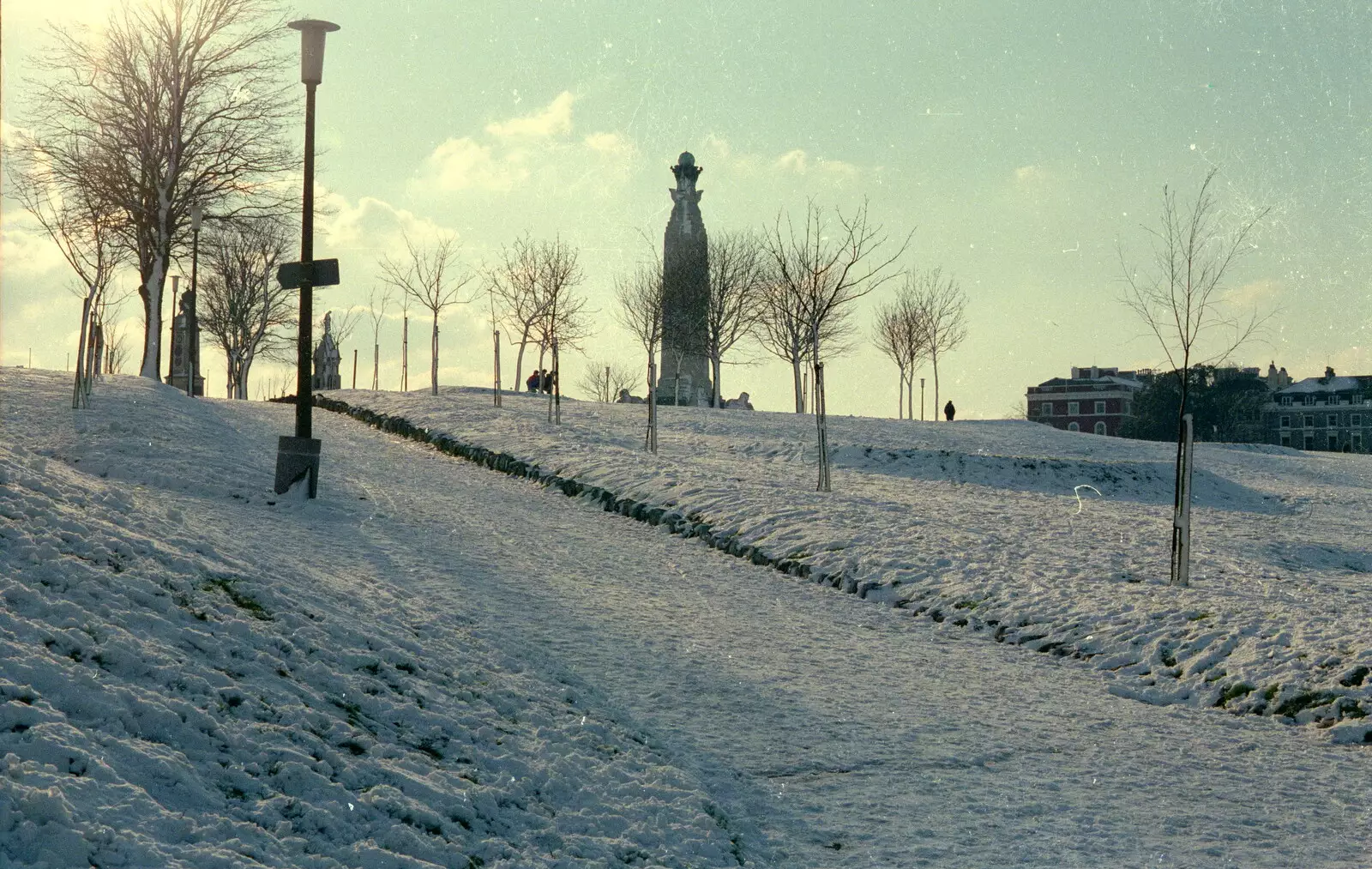 The back of a snowy Plymouth Hoe, from Uni: Canoe Society RAG Raft Madness, Plymouth Sound - 1st March 1986