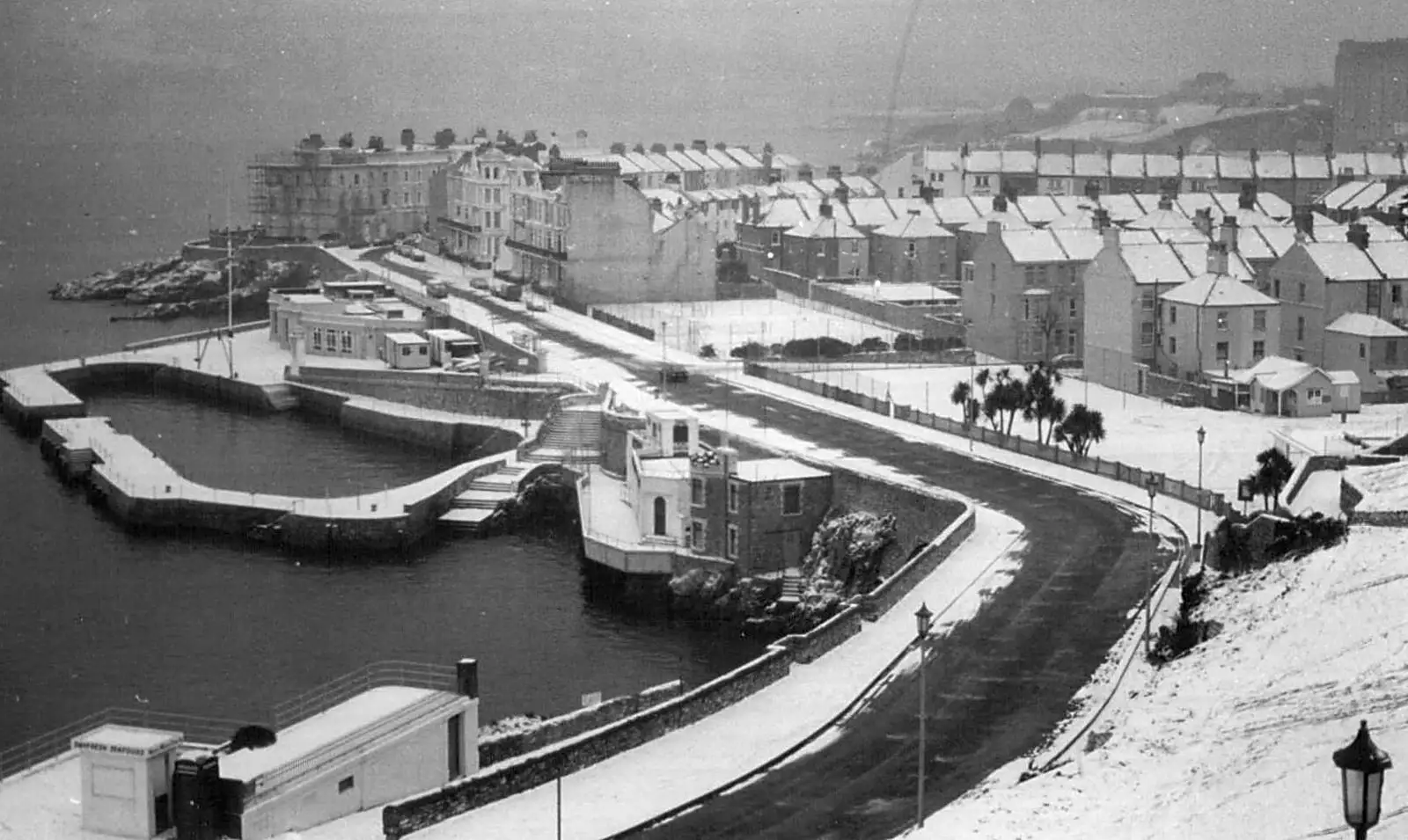 West Hoe on the edge of Plymouth Sound, from Uni: The First Year in Black and White, Plymouth Polytechnic, Devon - 8th April 1986