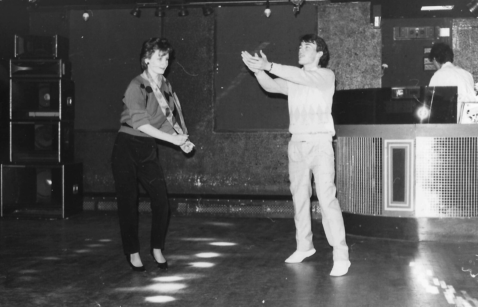 Dave Masterson dancing in Snobs from Uni: The First Year in Black and White, Plymouth Polytechnic, Devon - 8th April 1986