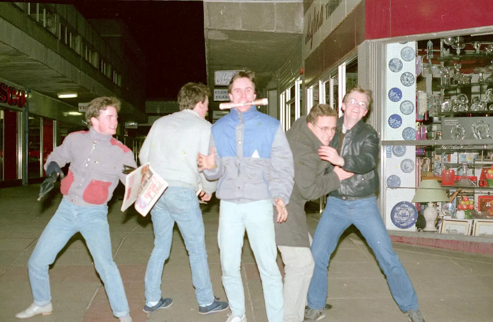 Rik's got a newspaper in his mouth, from Uni: A Night In The Bank and Fly Magazine, Plymouth Polytechnic, Devon - March 10th 1986