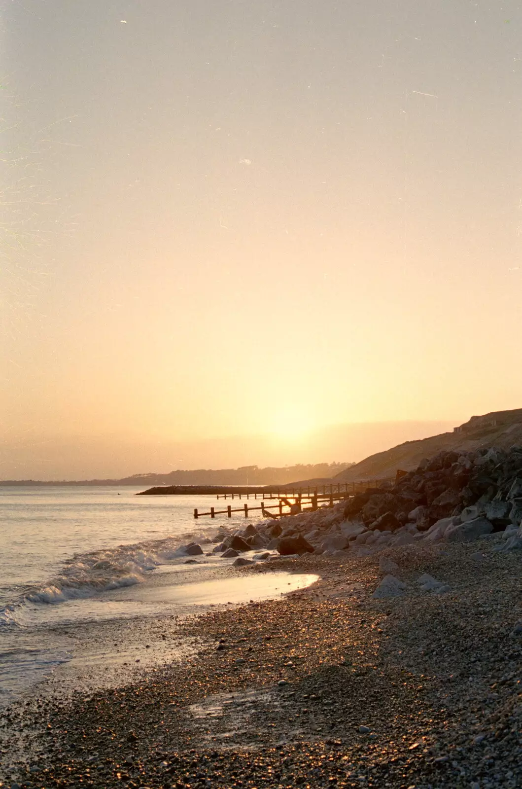 Barton beach, from A CB Reunion and a Trip to the Beach, Barton on Sea, Hampshire - 4th April 1986