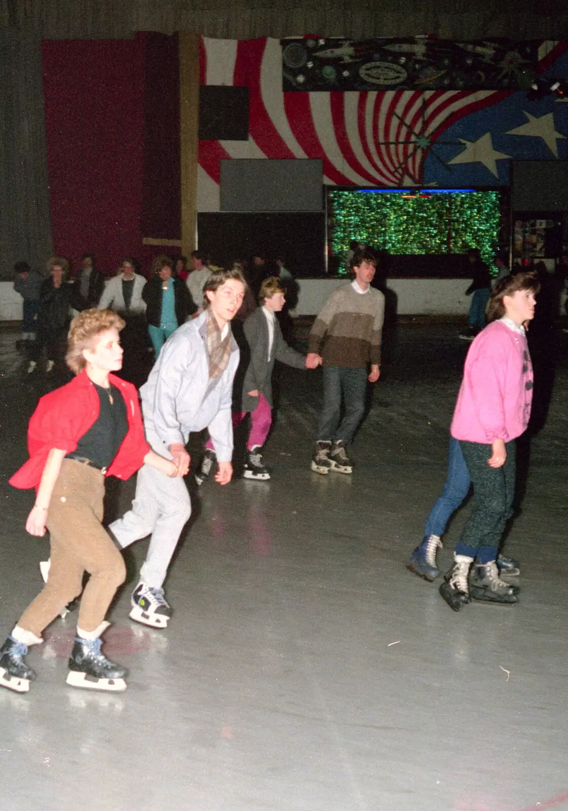 Sean does some skating, from A CB Reunion and a Trip to the Beach, Barton on Sea, Hampshire - 4th April 1986