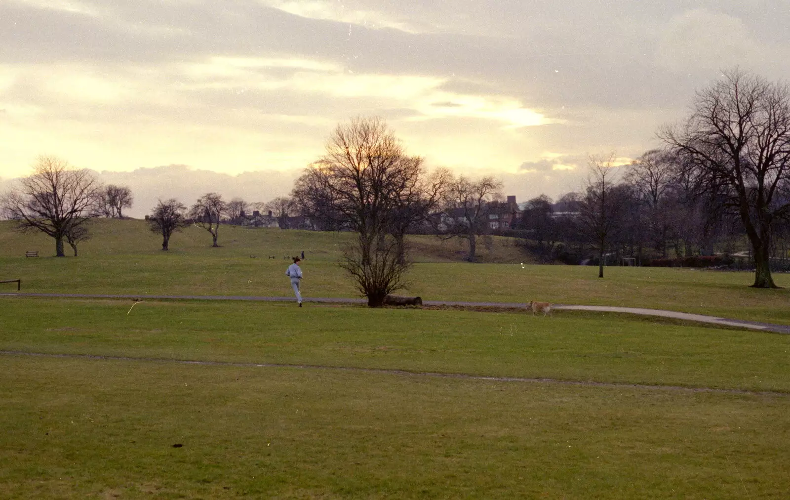 Sean runs around Ryles Park, from Easter With Sean in Macclesfield, Cheshire - 6th April 1986