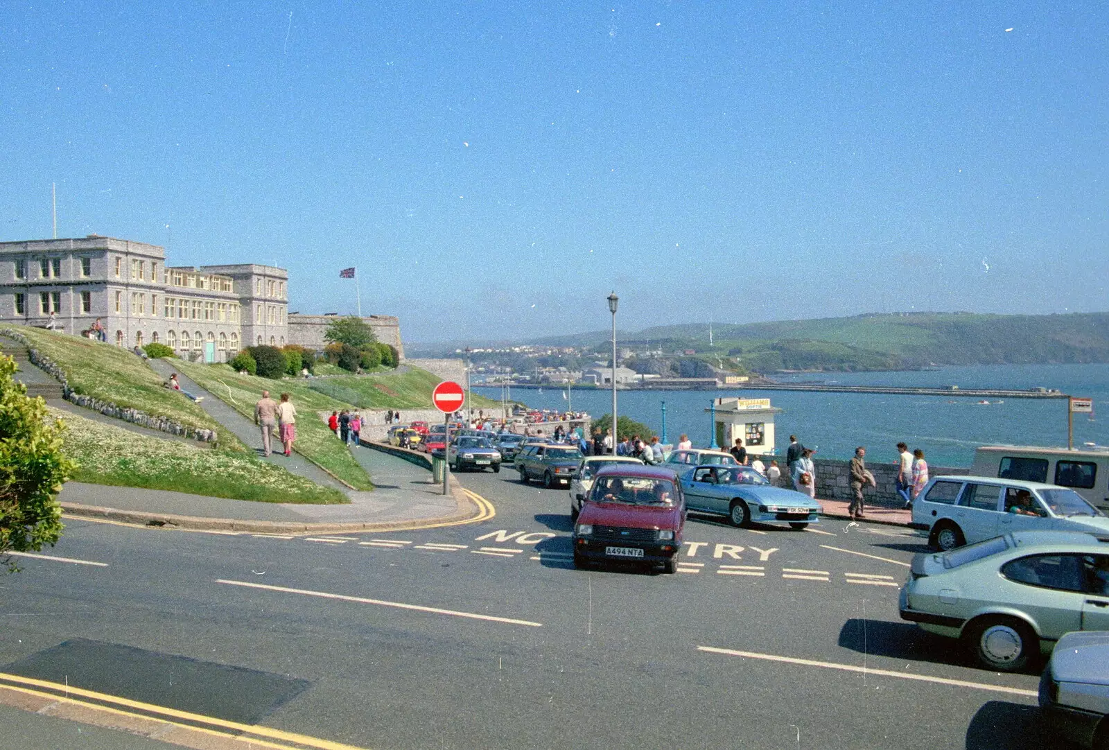 A Mini Metro piles out of East Hoe Road, from Uni: Student Politics, and Hanging Around The Hoe, Plymouth - 12th April 1986