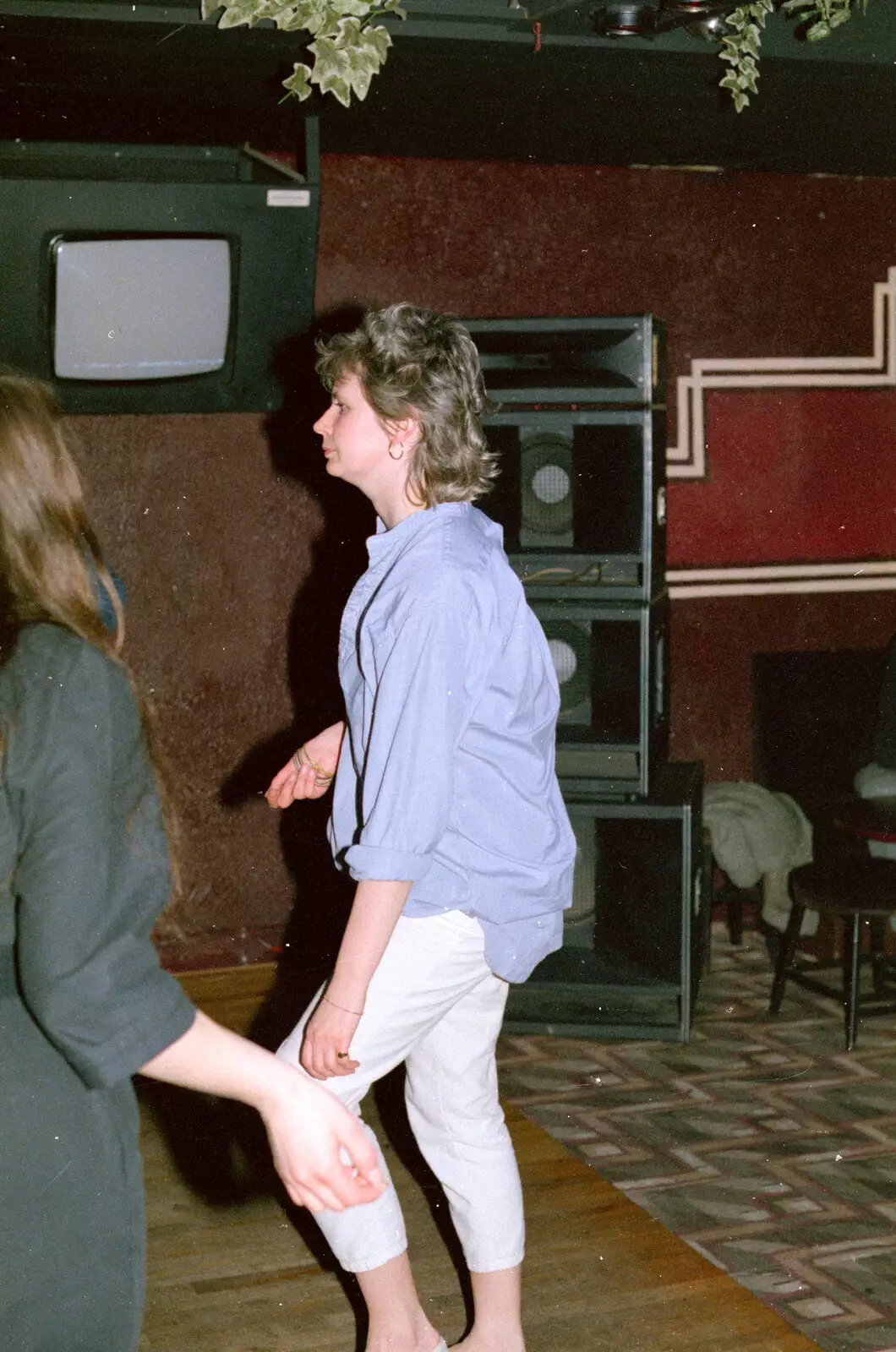 Dancing in Snob's Disco, from Uni: Another Session in the James Street Vaults, Plymouth - 15th April 1986