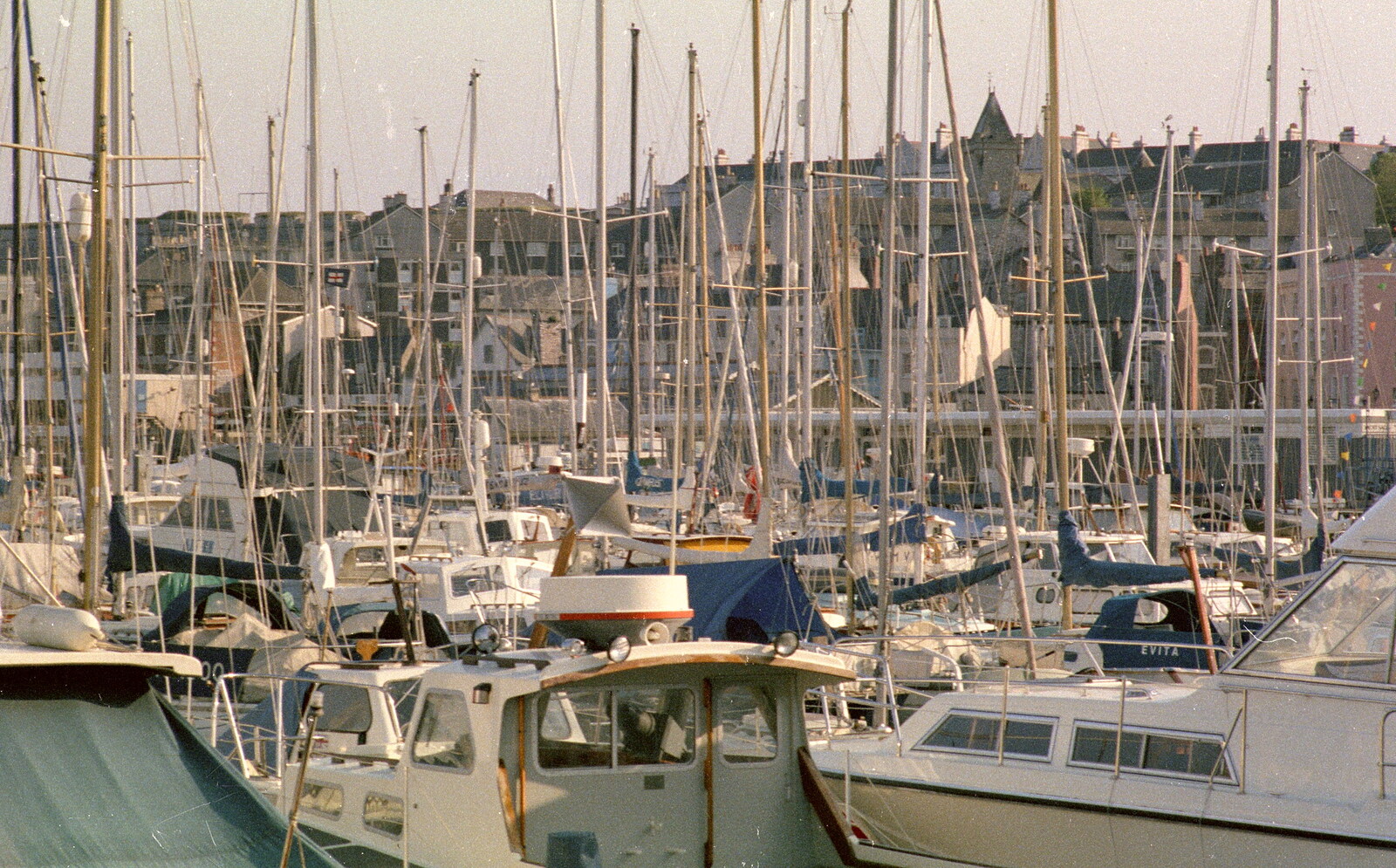 A forest of boat masts from Uni: Scenes of Plymouth and the PPSU Bar, Plymouth Polytechnic, Devon - 28th April 1986