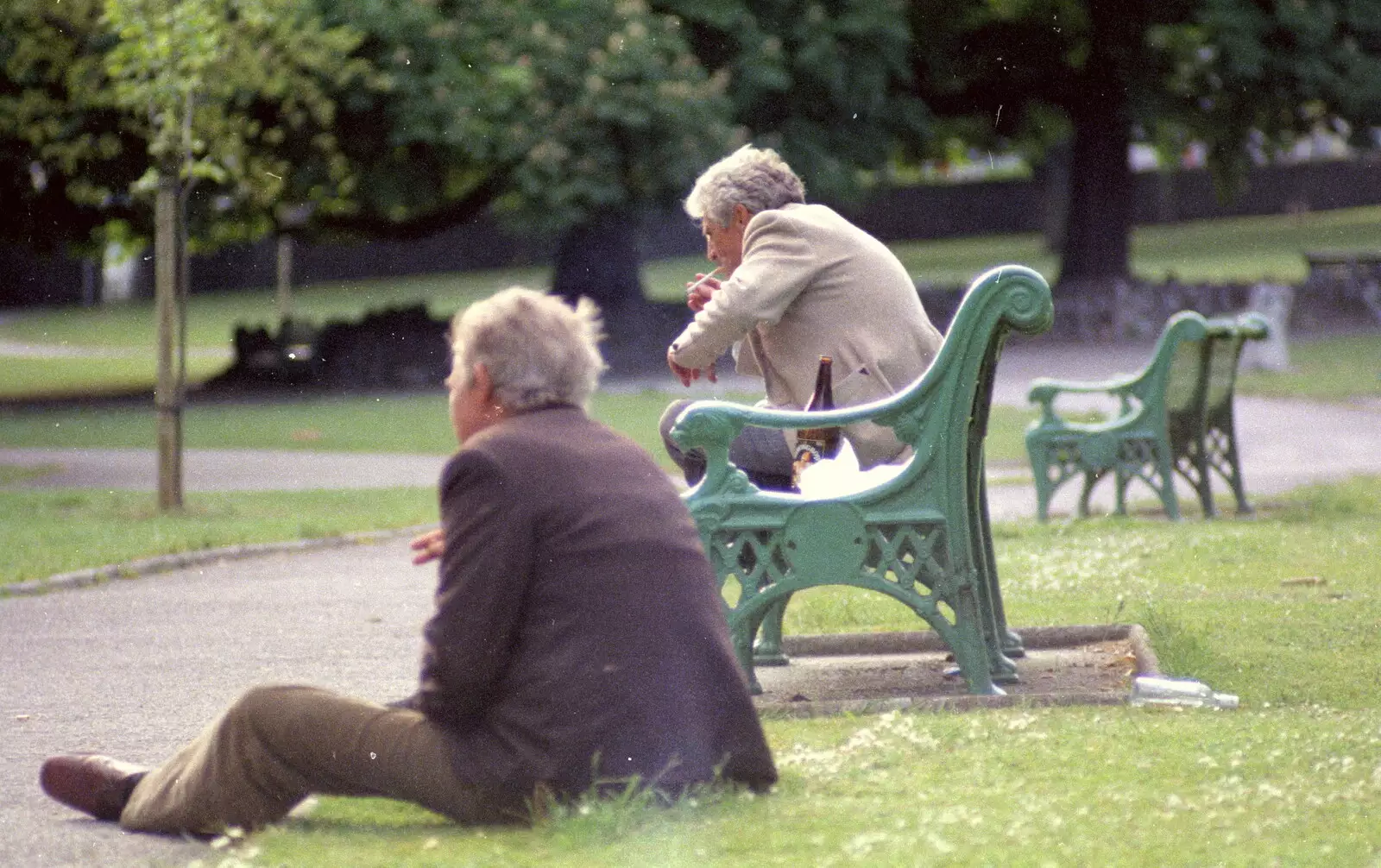 The two tramps in Beaumont Park, from Uni: Scenes of Plymouth and the PPSU Bar, Plymouth Polytechnic, Devon - 28th April 1986