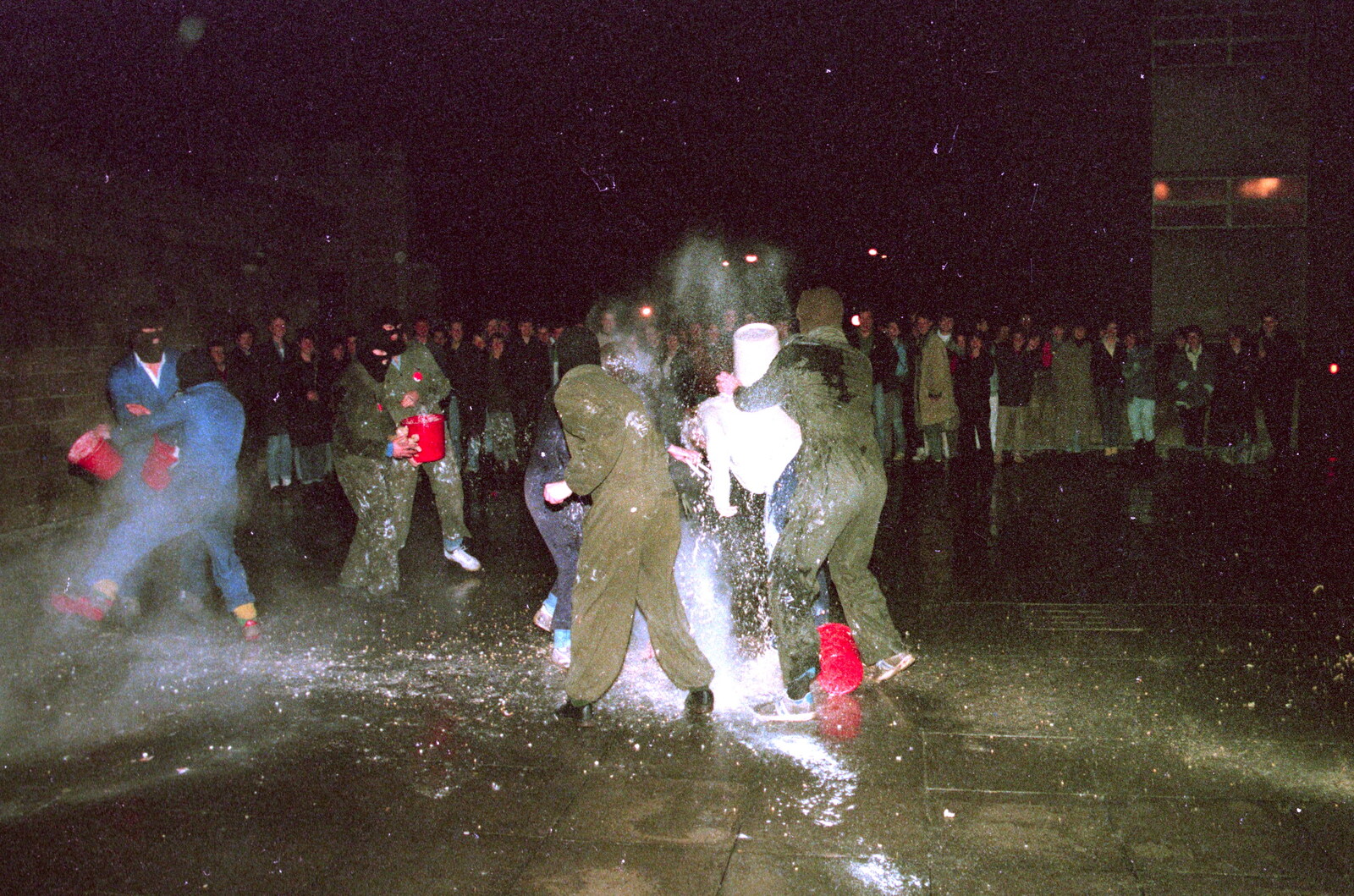A crowd watches a random flouring from Uni: Scenes of Plymouth and the PPSU Bar, Plymouth Polytechnic, Devon - 28th April 1986