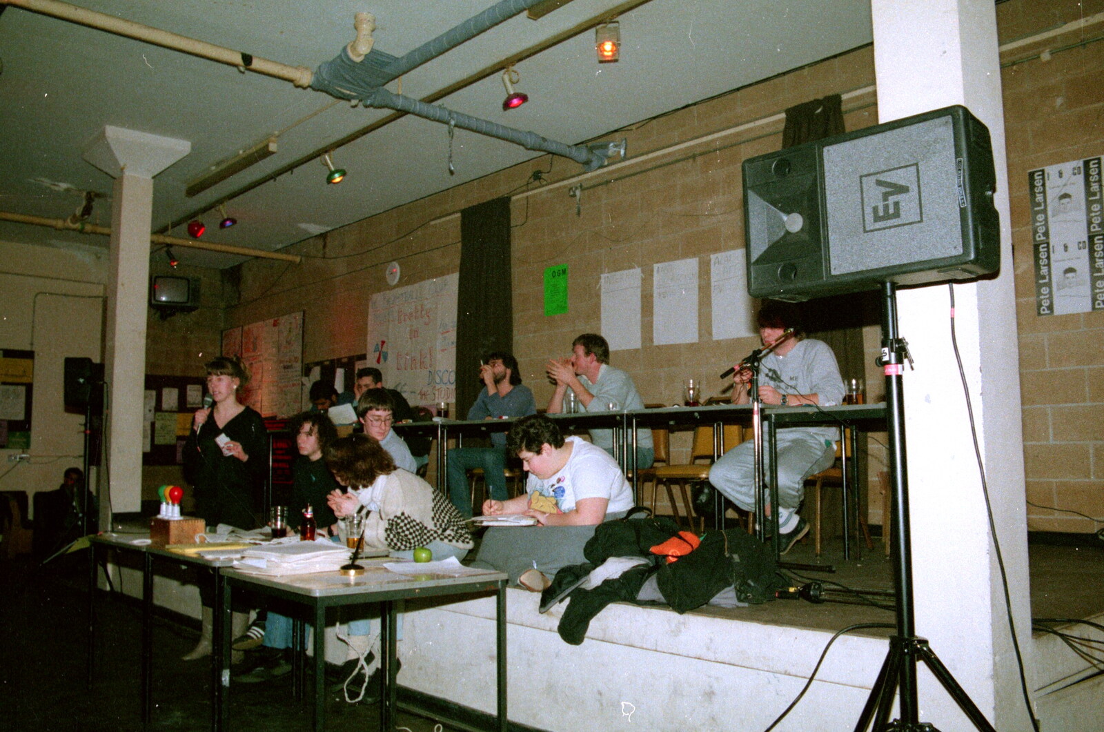 Some sort of student politics occurs from Uni: Scenes of Plymouth and the PPSU Bar, Plymouth Polytechnic, Devon - 28th April 1986