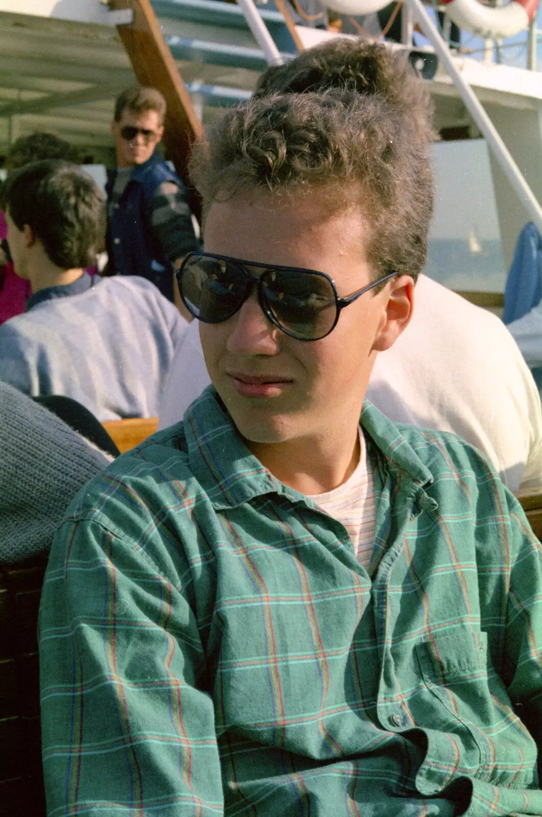 Mike Bey and his 80s 'V' shades again, from Uni: A Student Booze Cruise, Plymouth Sound, Devon - 2nd May 1986