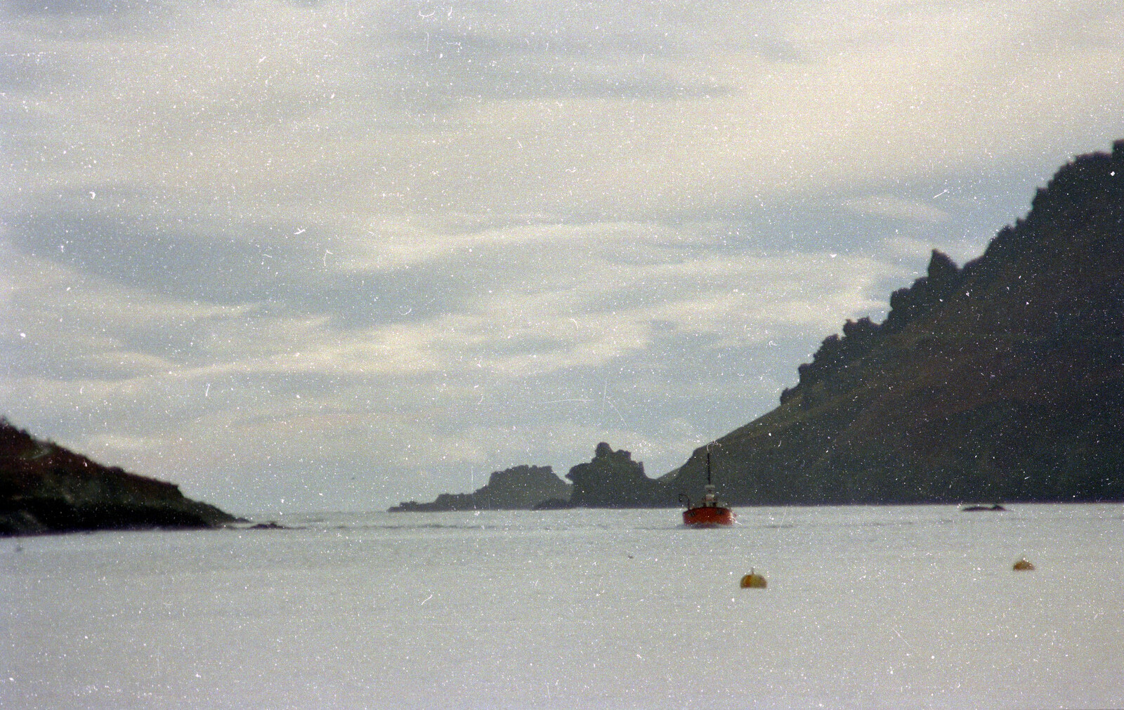 A fishing boat trundles up the river at Salcombe from Uni: The Plymouth Polytechnic Satique Project, Salcombe and Plymouth - 10th May 1986