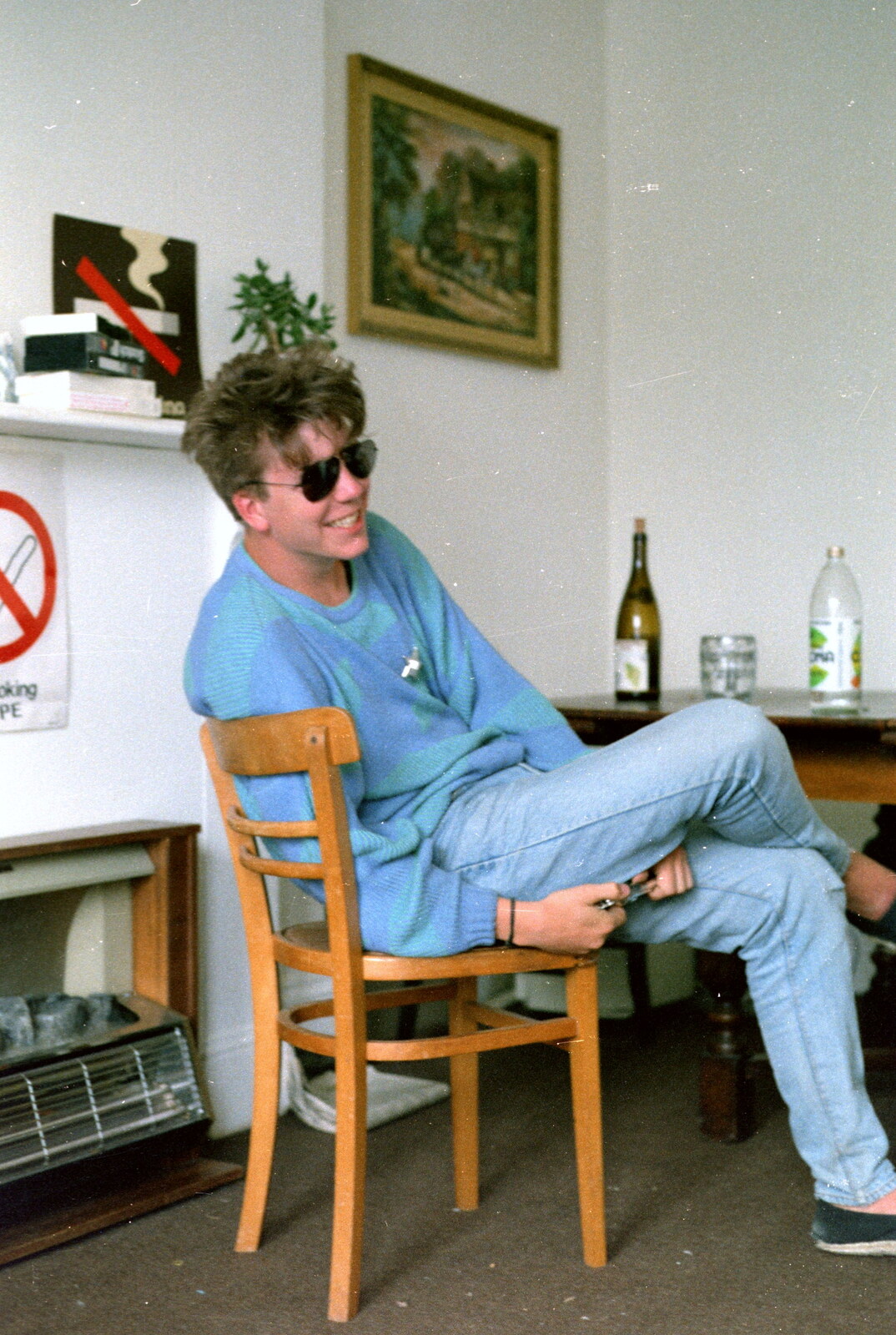 Malc's mate sits around from Uni: Riki And Dave's Place, Sutherland Road, Plymouth - 12th May 1986