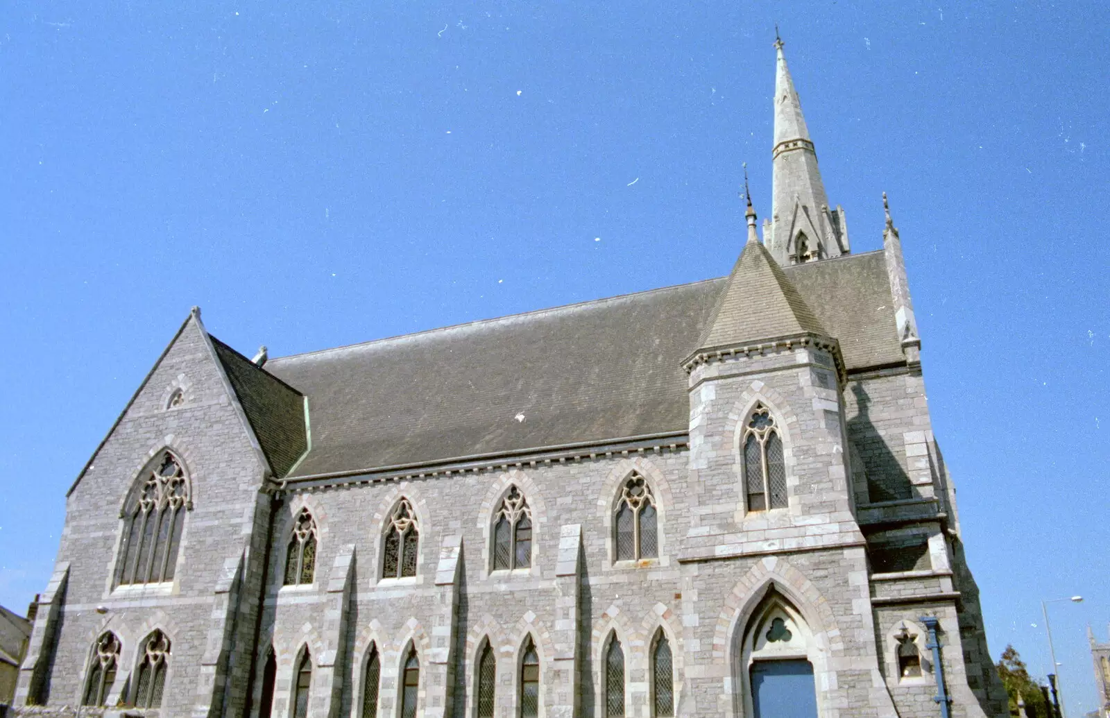 The church at Sherwell on North Hill, from Uni: Riki And Dave's Place, Sutherland Road, Plymouth - 12th May 1986