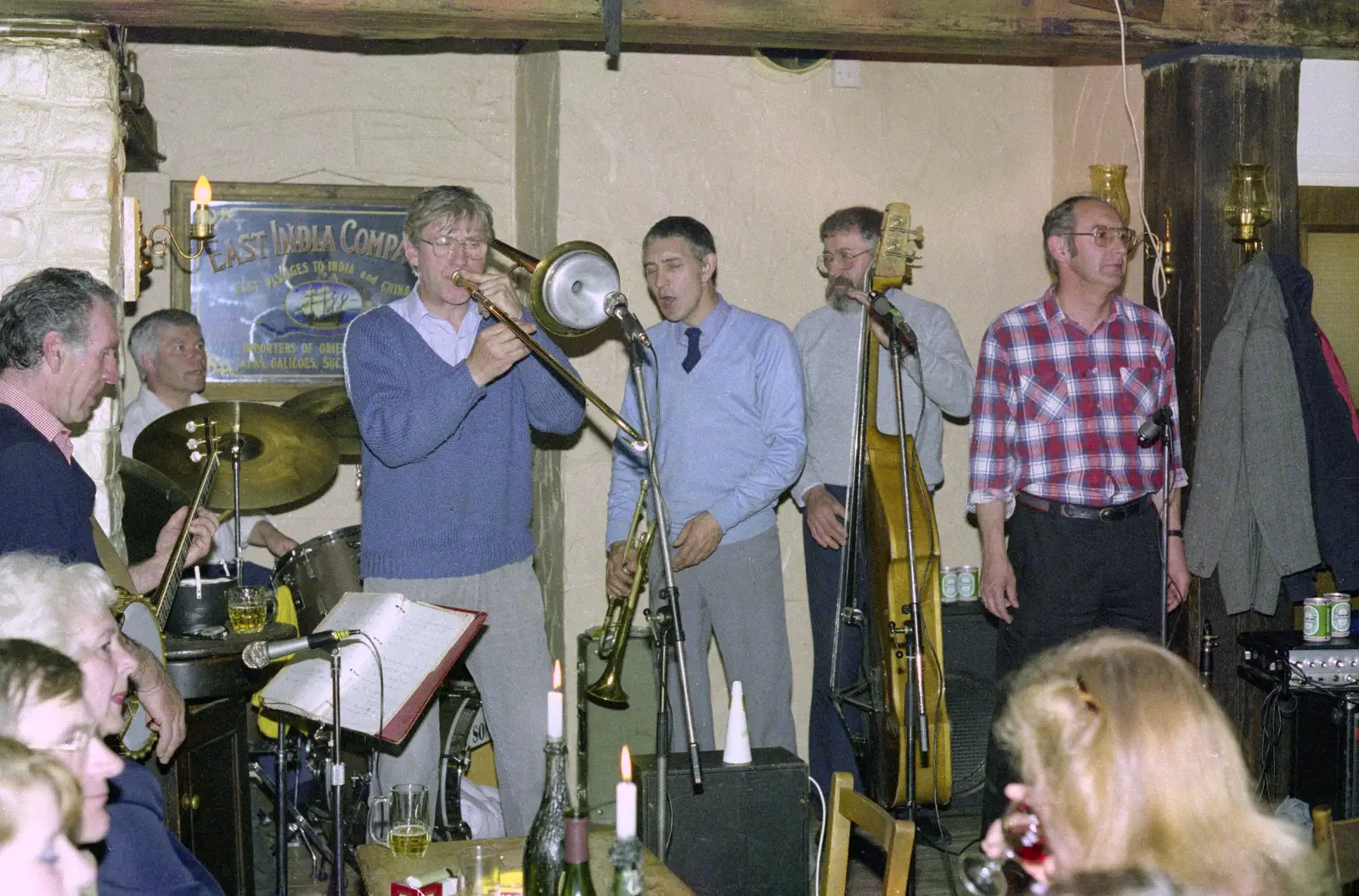 Trad jazz in the Barbican Wine Lodge, from Uni: A Tutorial Miscellany and Cromwell Road, Plymouth Polytechnic, Devon - 14th May 1986