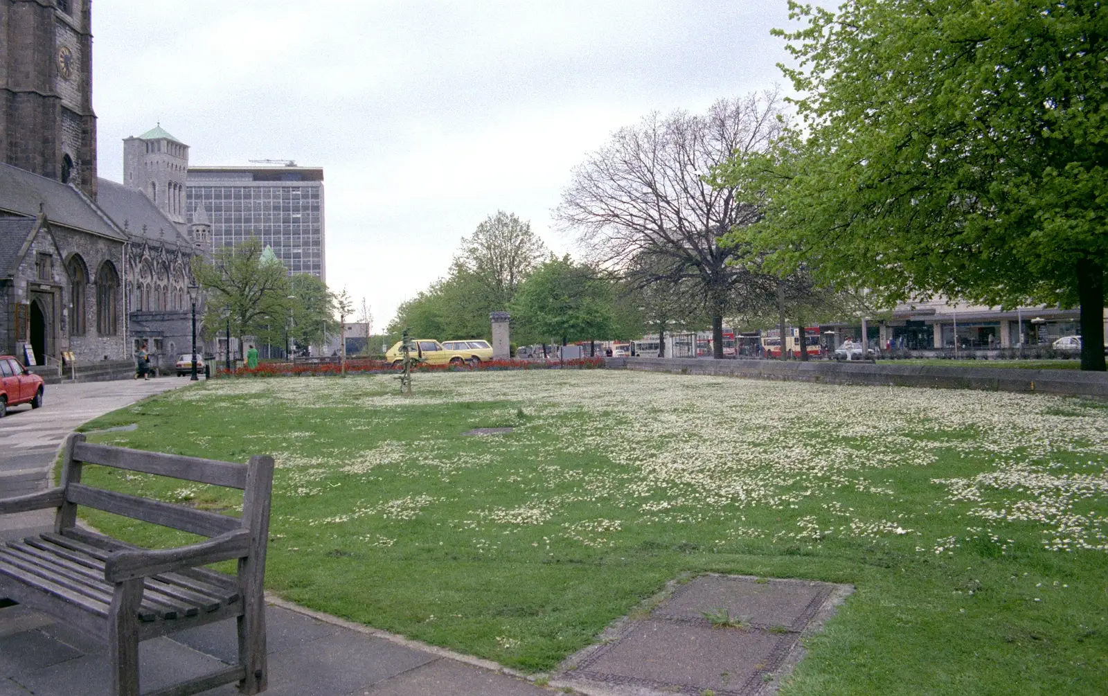 The little patch of green by Whimple Street, from Uni: A Tutorial Miscellany and Cromwell Road, Plymouth Polytechnic, Devon - 14th May 1986