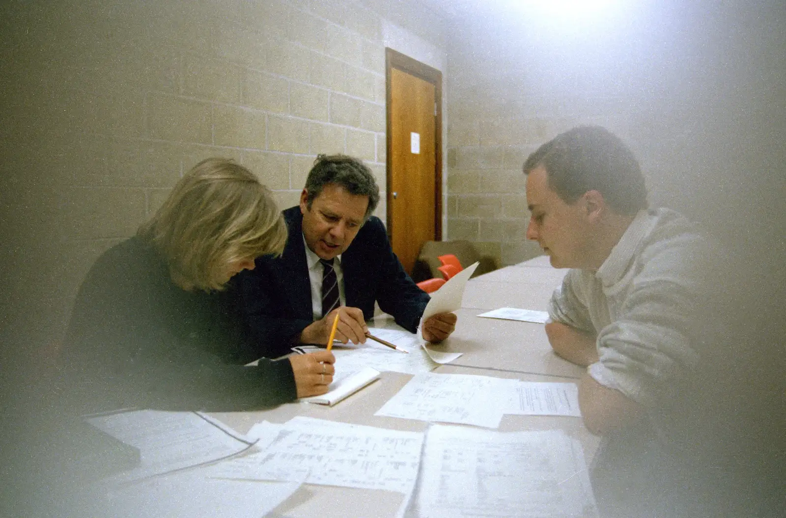 Brian Smith and Andy Bray in a GTB tutorial, from Uni: A Tutorial Miscellany and Cromwell Road, Plymouth Polytechnic, Devon - 14th May 1986
