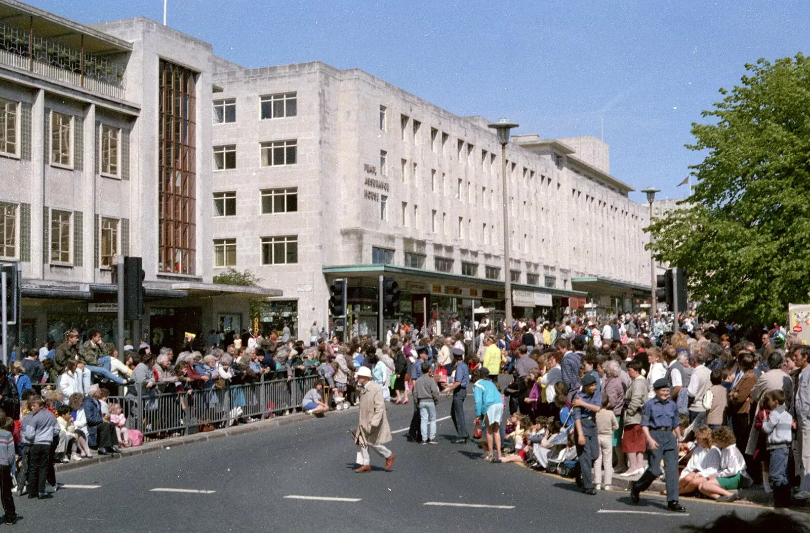 The crowds mill around by the end of Royal Parade, from Uni: The Lord Mayor's Procession, Plymouth, Devon - 21st May 1986