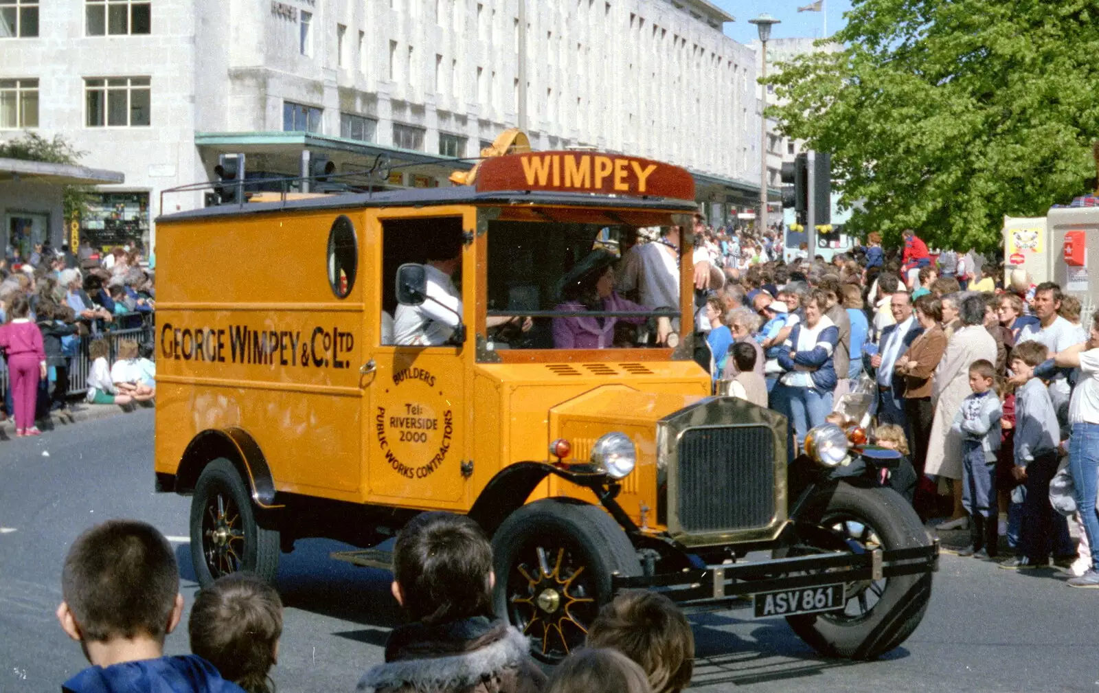 A George Wimpey van, as in builders, not burgers, from Uni: The Lord Mayor's Procession, Plymouth, Devon - 21st May 1986