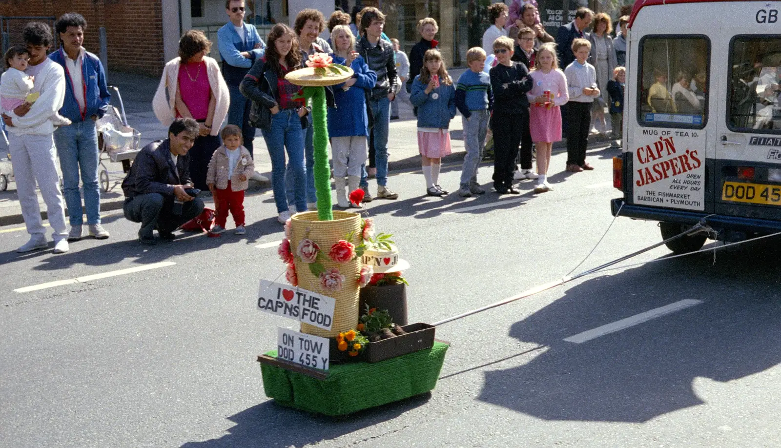 Cap'n Jasper tows a little trailer around, from Uni: The Lord Mayor's Procession, Plymouth, Devon - 24th May 1986