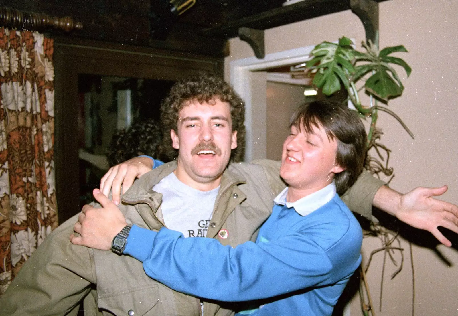 Sam gets a hug from Alun, from Uni: Gill Leaves the James Street Vaults, Plymouth - 30th May 1986