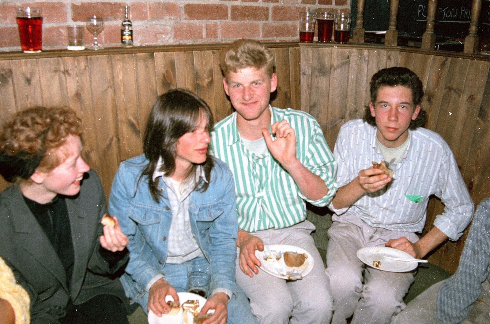 Uni: Gill Leaves the James Street Vaults, Plymouth - 30th May 1986: The free buffet is eaten
