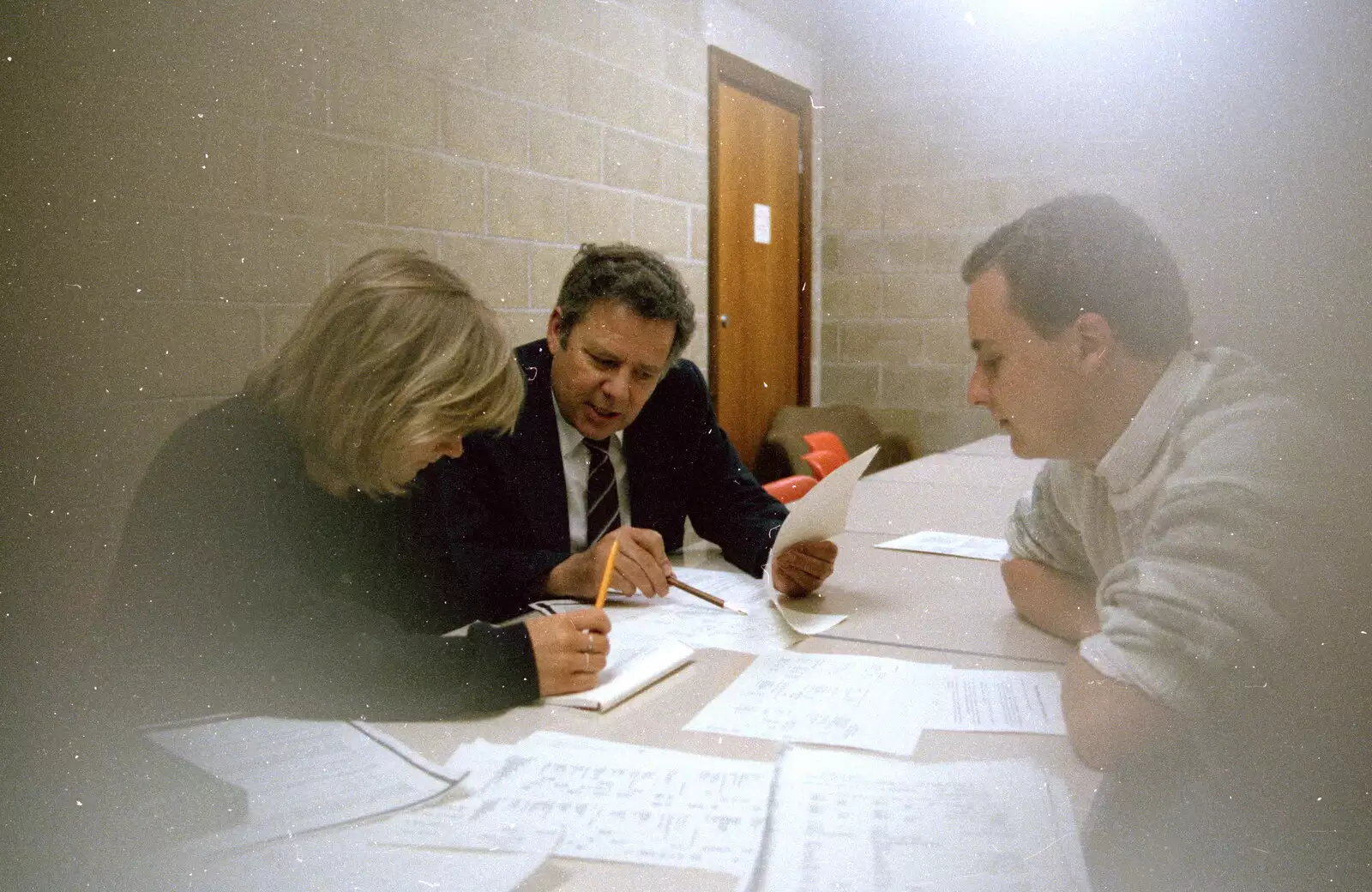 Brian Smith and Andy Bray in a GTB tutorial, from Uni: A Tutorial Miscellany and Cromwell Road, Plymouth Polytechnic, Devon - 2nd June 1986