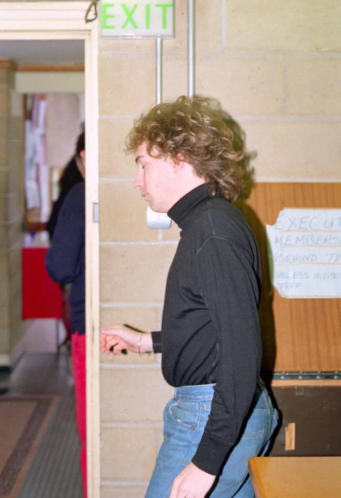Dave Archer leaves the room, from Uni: PPSU Office Staff and a Night in the Students' Union Bar, Plymouth - 10th June 1986