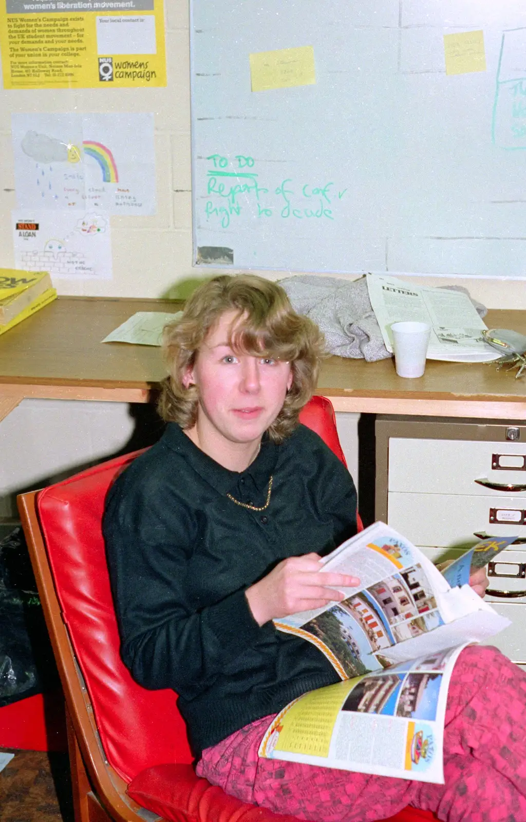 More back office holiday brochure browsing, from Uni: PPSU Office Staff and a Night in the Students' Union Bar, Plymouth - 10th June 1986