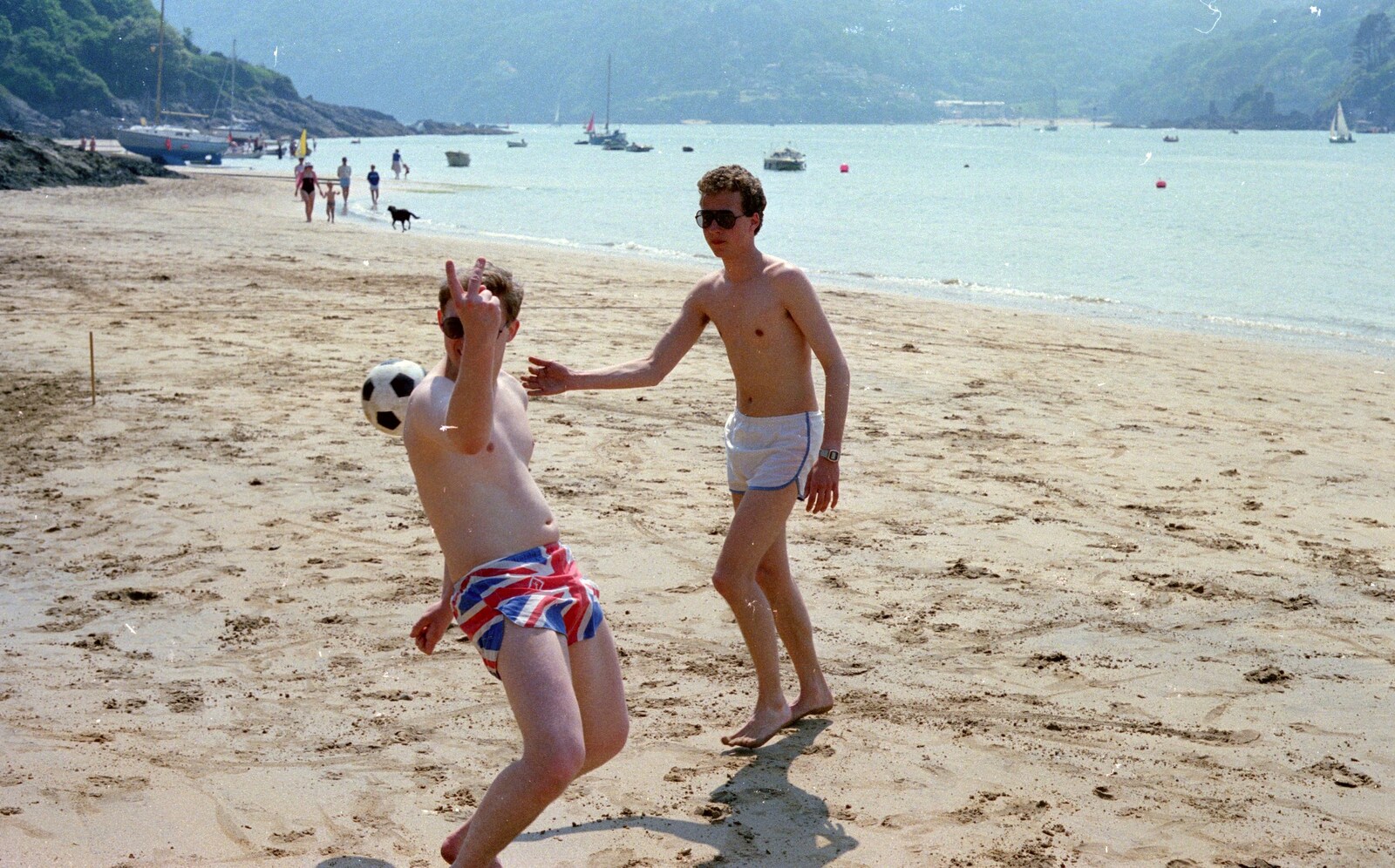 Mike's mate gives the Vs up from Uni: Twenty One Guns and Footie on the Beach, Plymouth Hoe and Salcombe, Devon - 15th June 1986