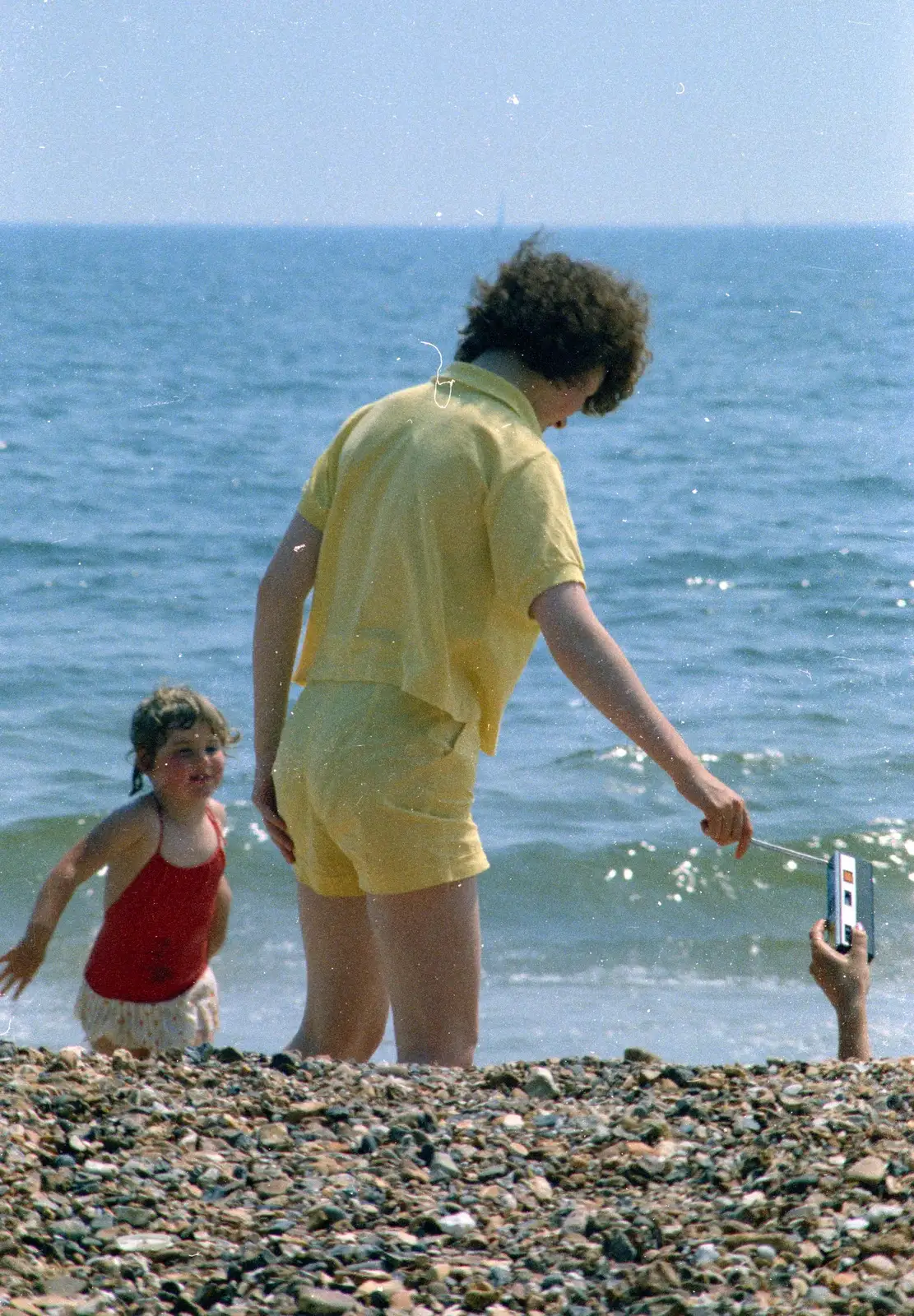 People on the beach, from A Ford Cottage Miscellany, Barton on Sea, Hampshire - 7th July 1986